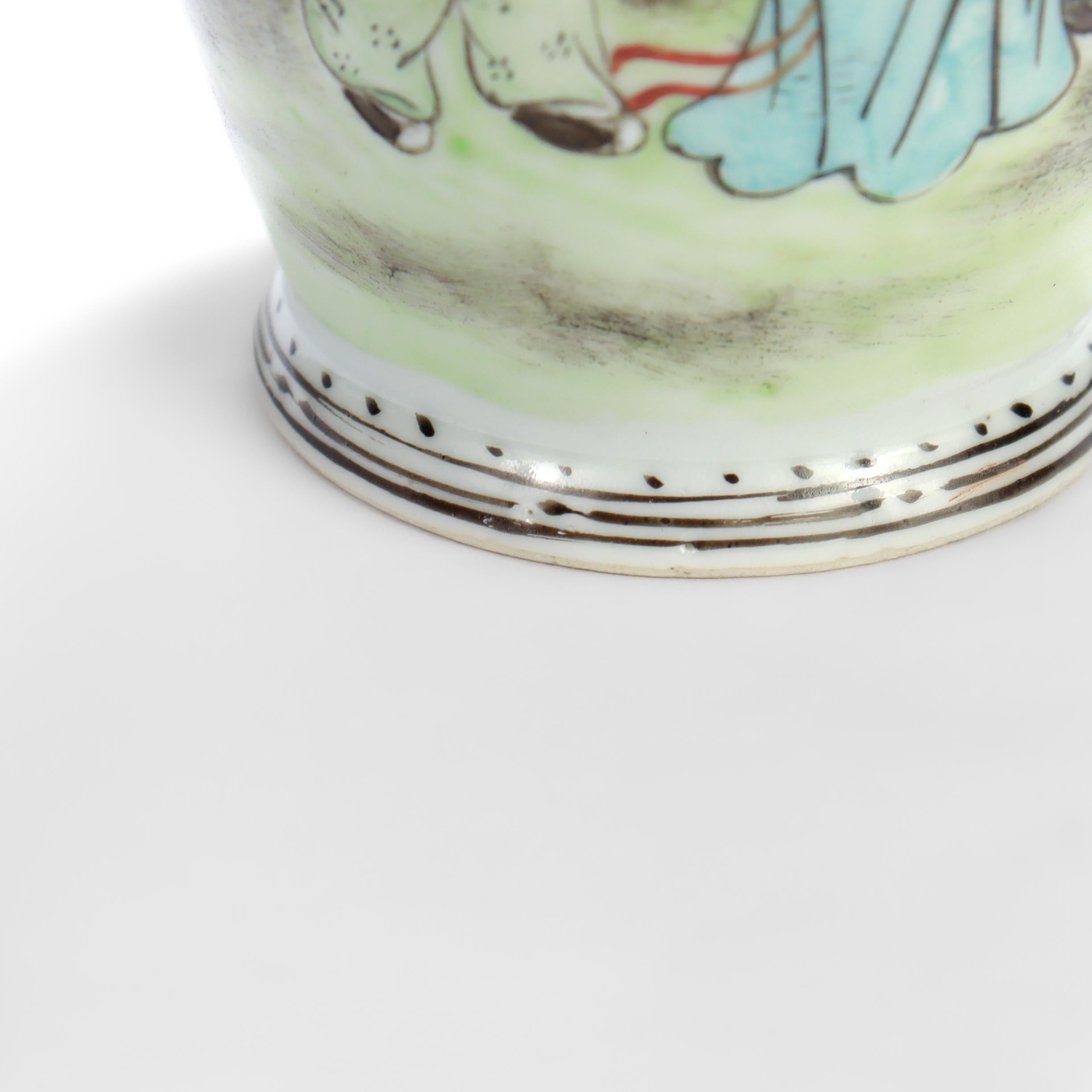 Vase en porcelaine de la période de l'ancienne République chinoise en vente 8