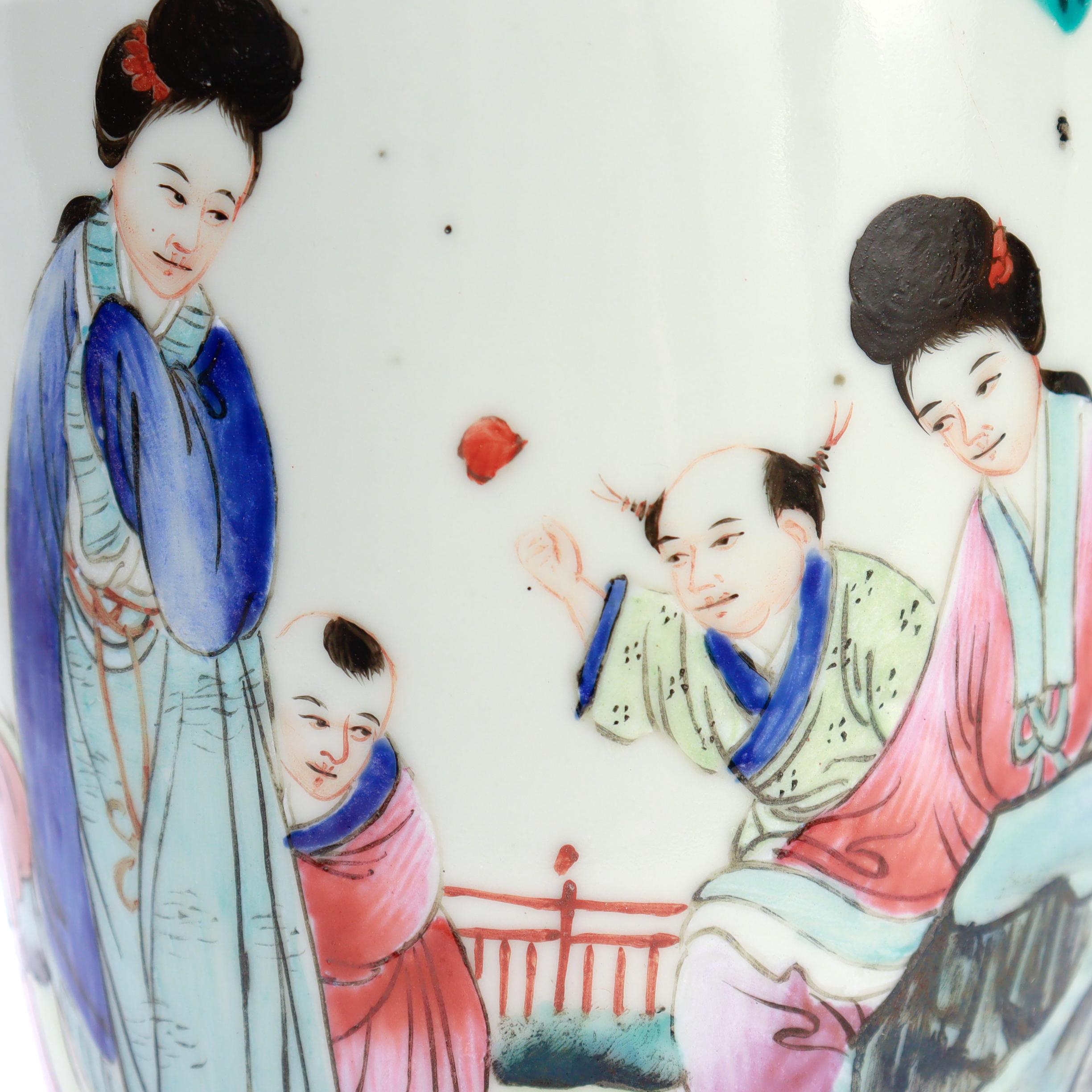 Exportation chinoise Vase en porcelaine de la période de l'ancienne République chinoise en vente