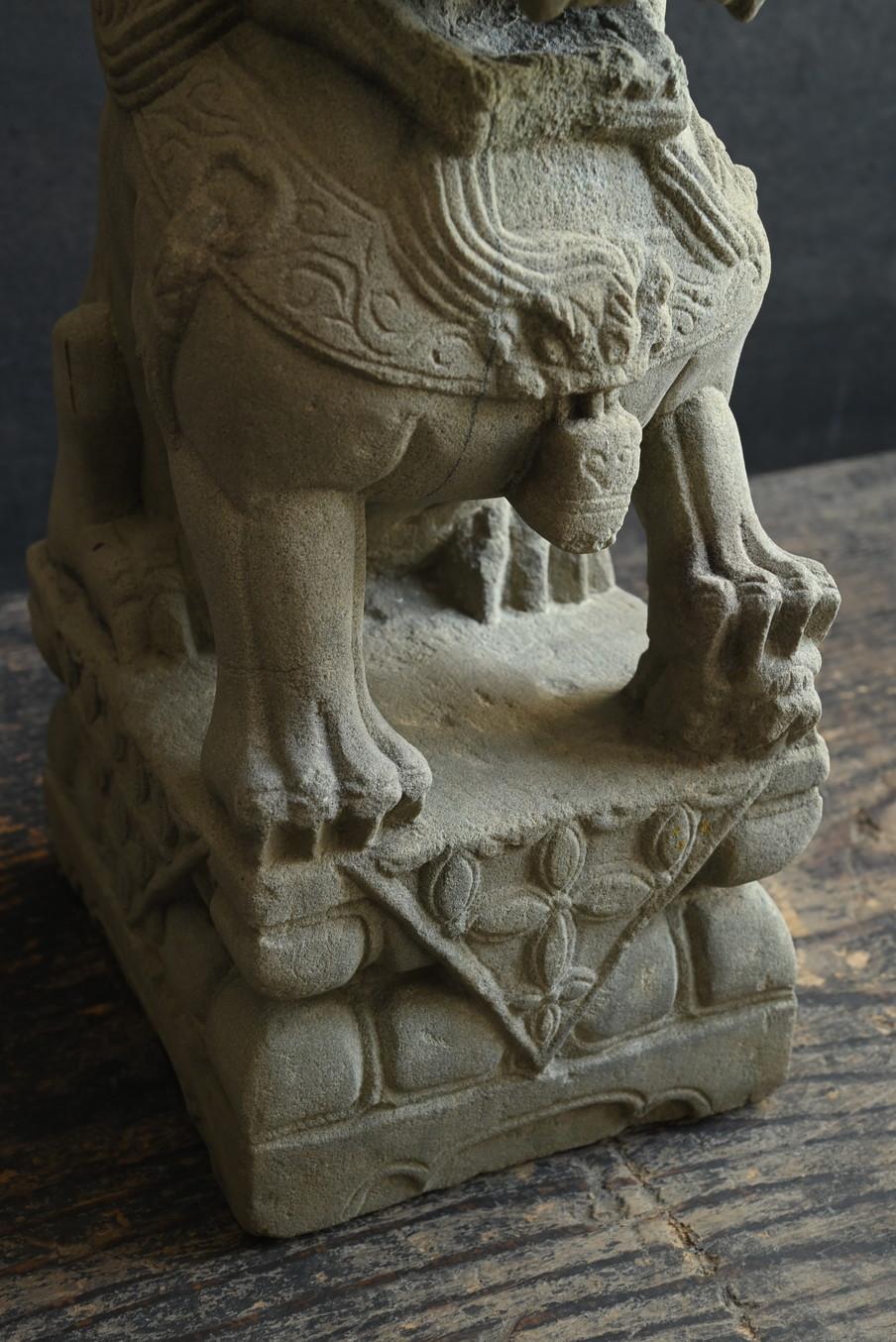 Old Chinese stone carved lion typeA /Early 20th century/Garden ornament For Sale 2