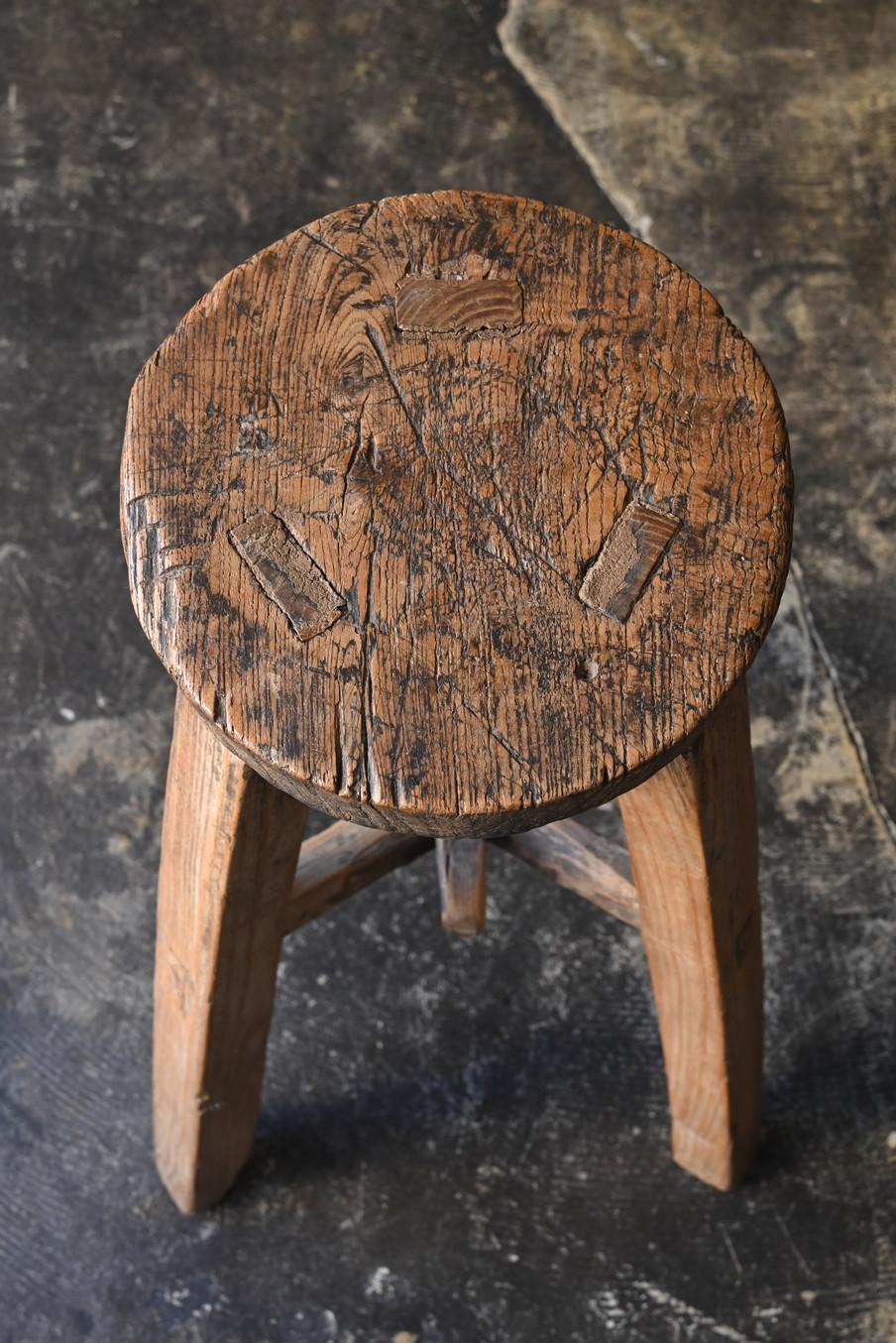 Antiguo taburete chino / Siglo XX / Silla de tres patas de buen gusto en Bueno estado para la venta en Sammu-shi, Chiba