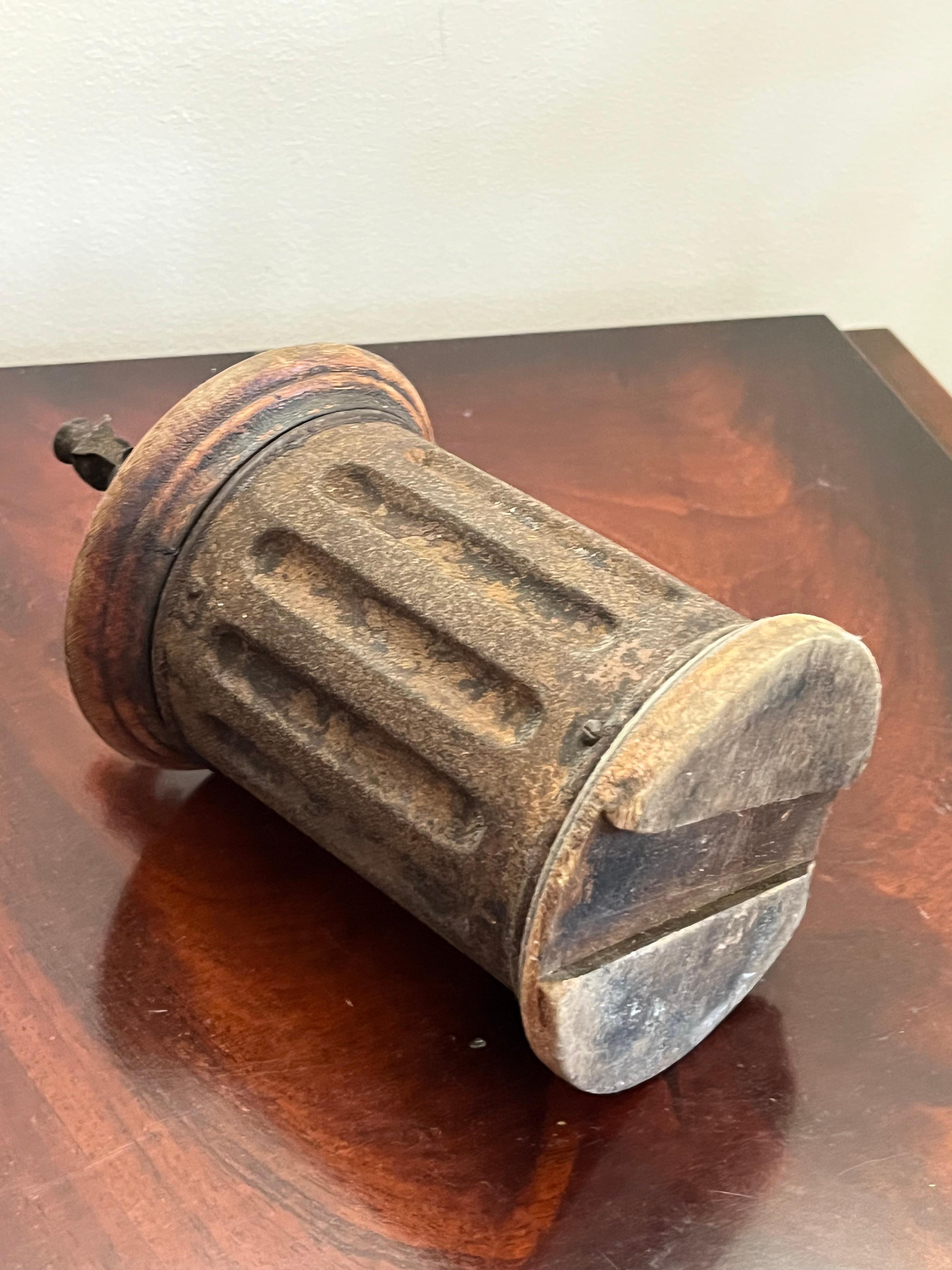 Old Coffee Grinder, France, 1930s In Fair Condition For Sale In Palermo, IT