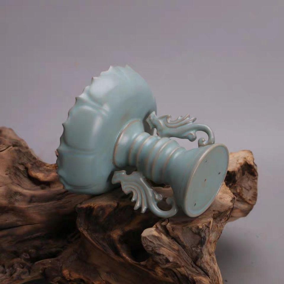 Old Collection of Chinese Ru Kiln Double Phoenix Lotus Candle Stick In Fair Condition For Sale In 景德镇市, CN
