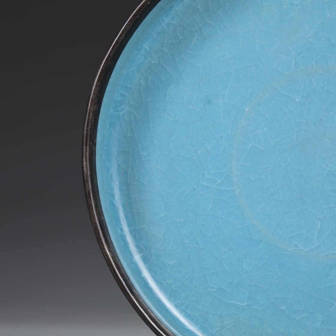 Old Collection of Ice Blue Cracking Glazing Silber Mouth und Mark Platte, Eisblau  (Porzellan) im Angebot