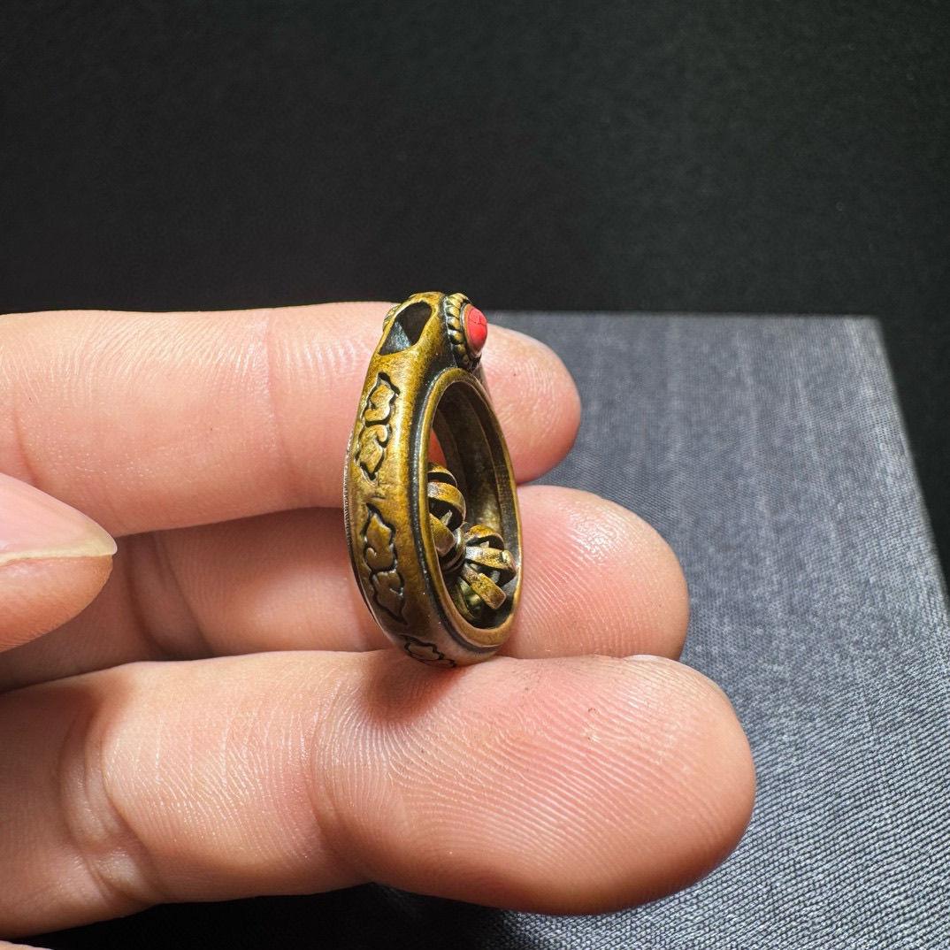Old Collection of Tibetan Bronze Turning Vajra Pestle Ring For Sale 1