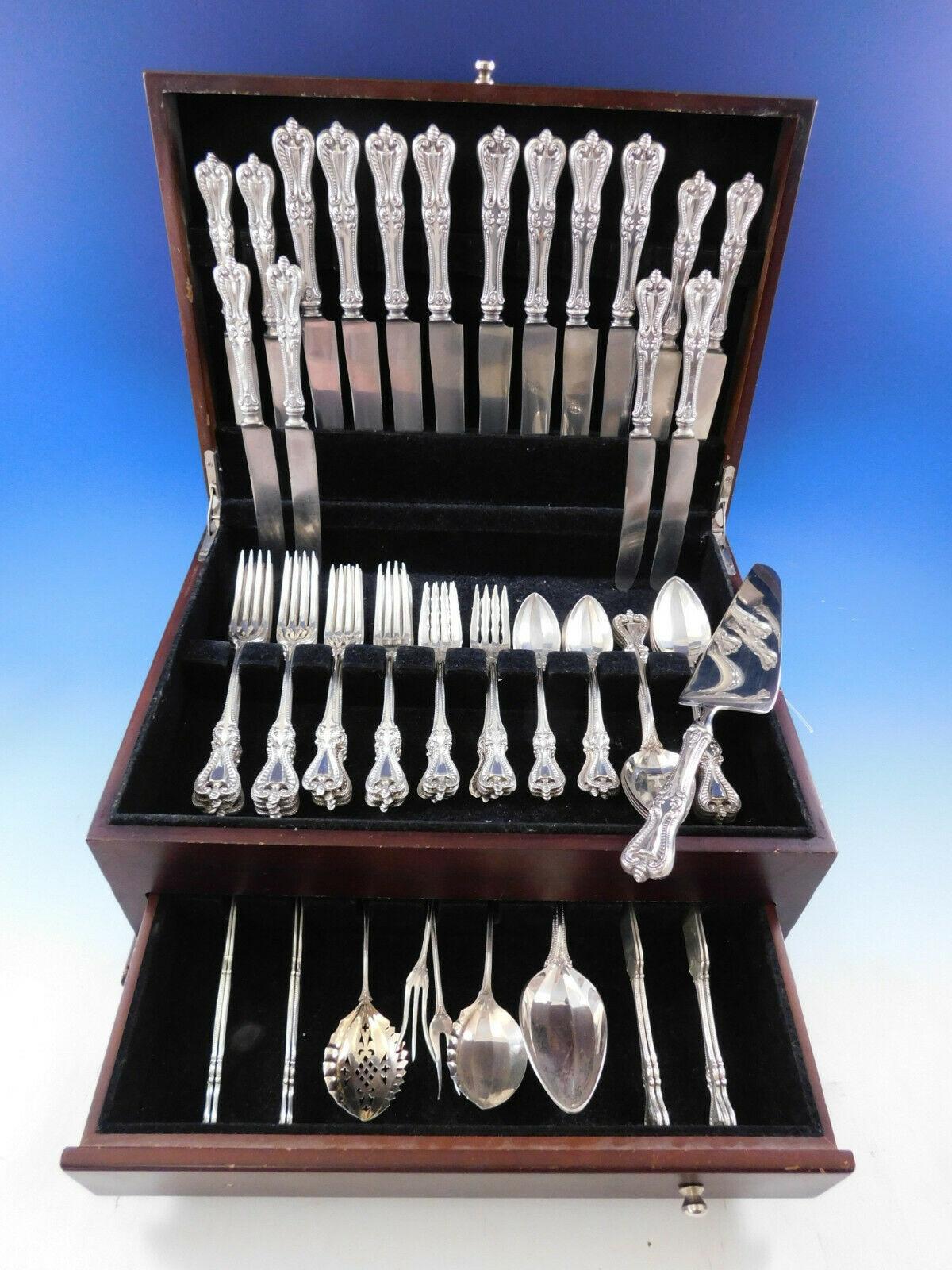 Old Colonial by Towle sterling silver flatware set, 70 pieces. This set includes:

8 dinner knives w/stainless old french blades, 9 3/4