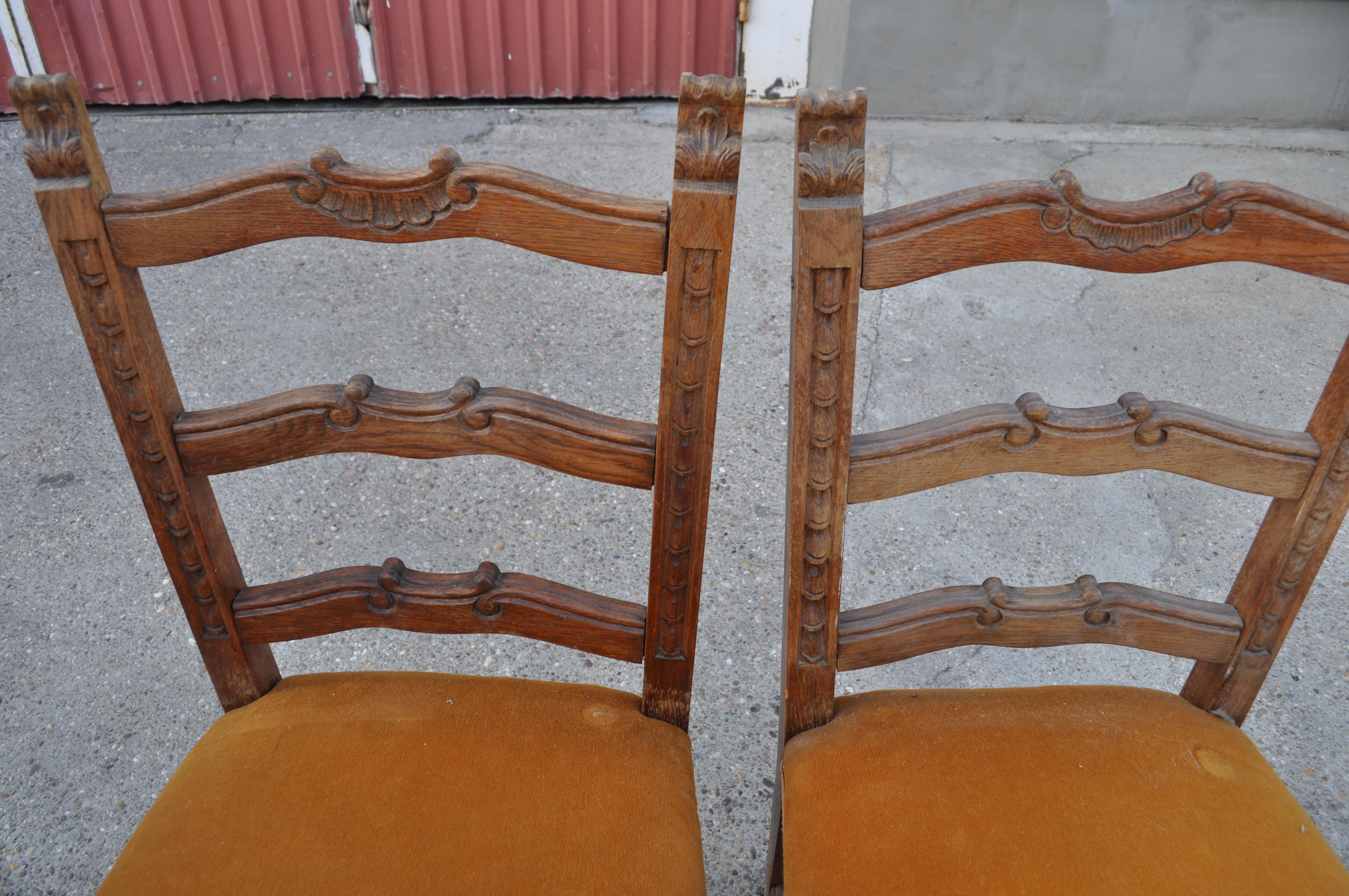 Old Colonial Dining Chairs, Pair For Sale 2