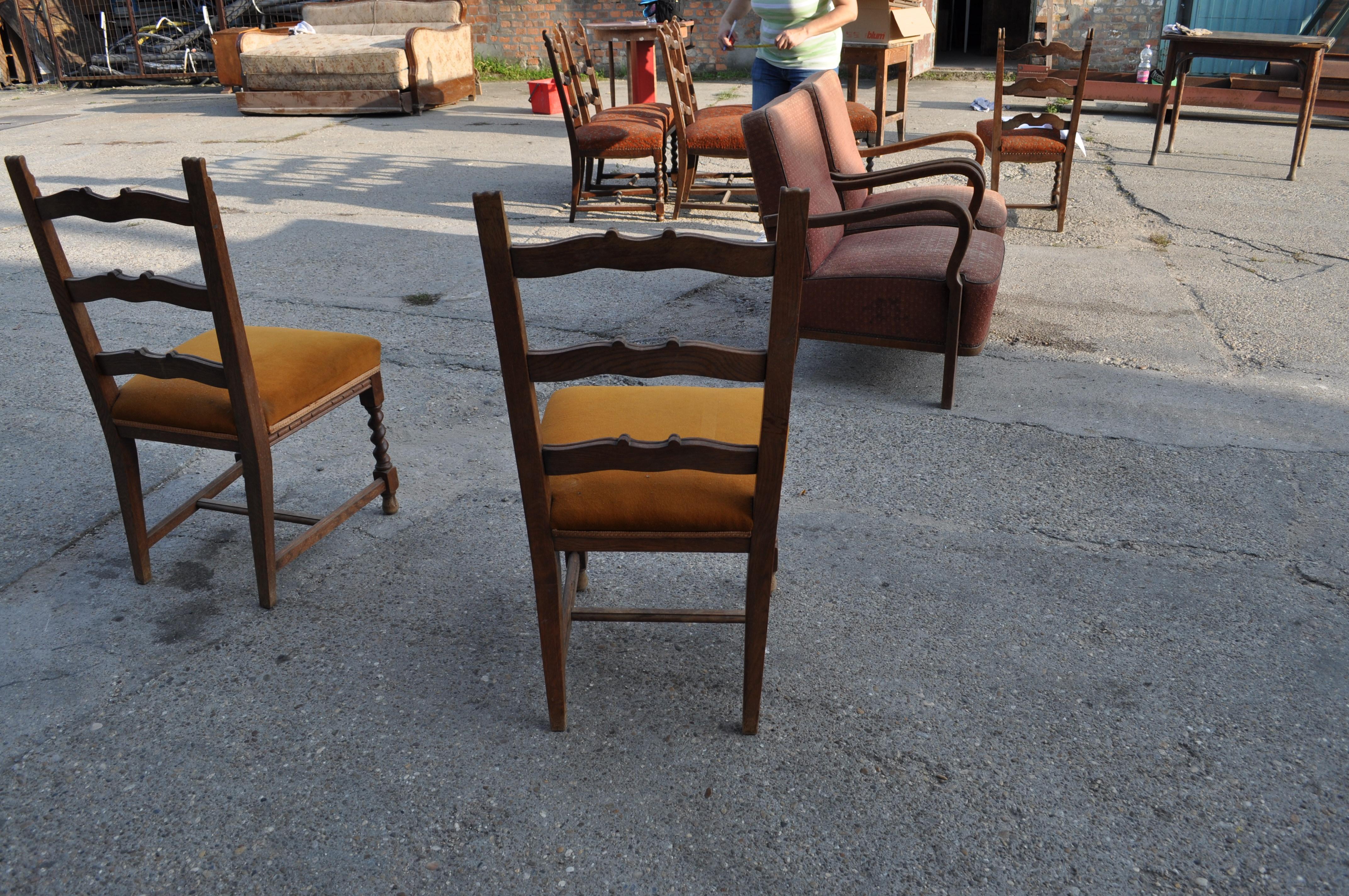Old Colonial Dining Chairs, Pair For Sale 6