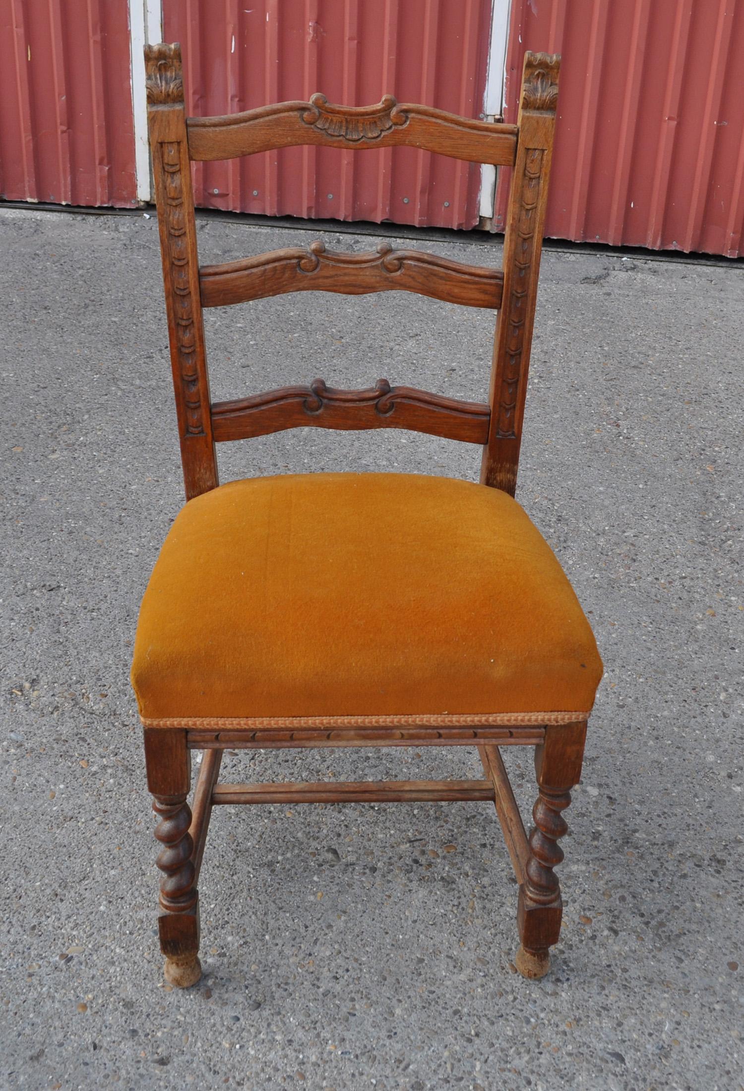 Old Colonial Dining Chairs, Pair In Good Condition For Sale In Lábatlan, HU