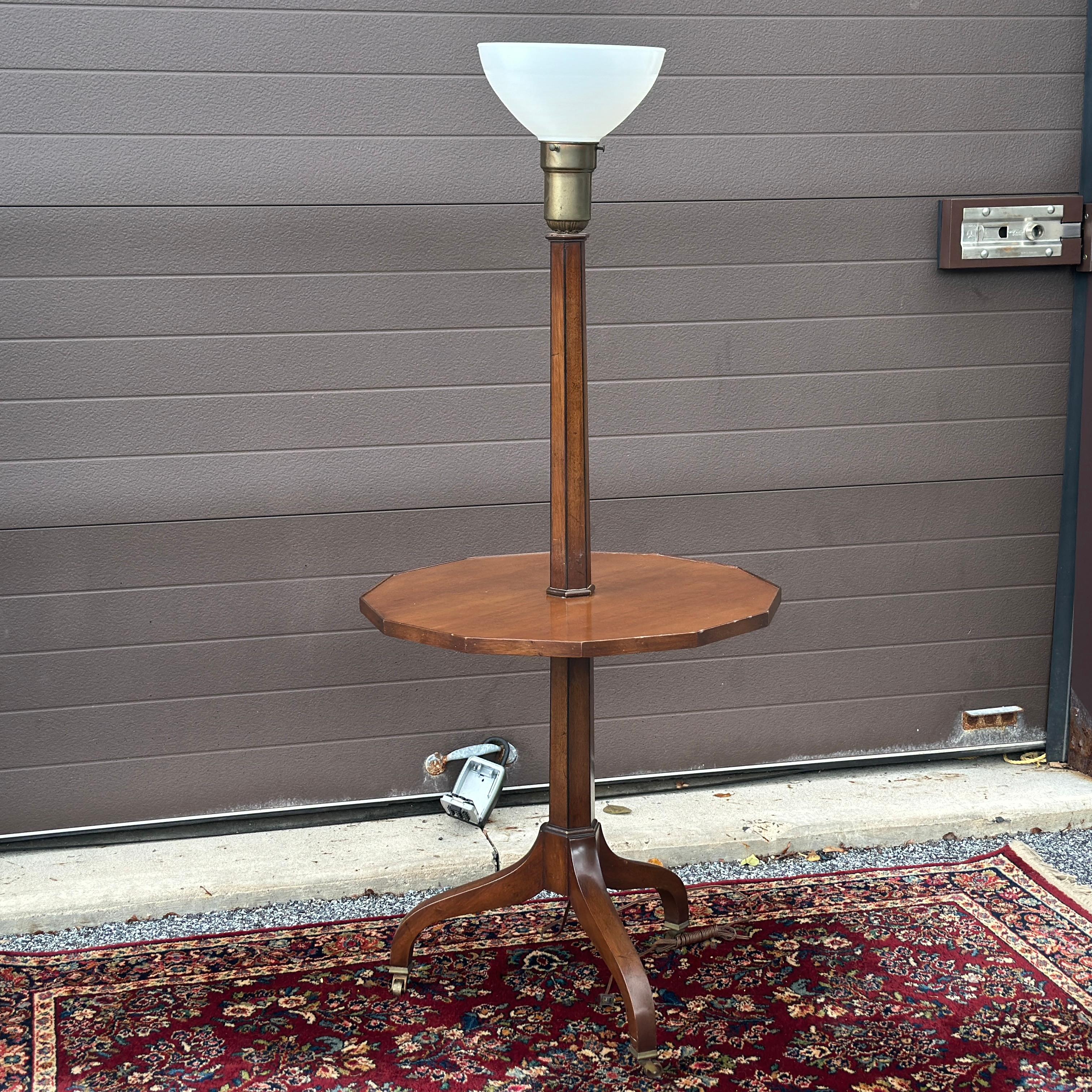 20th Century Old Colony Furniture Co. Regency Style Floor Lamp Table on Brass Casters For Sale