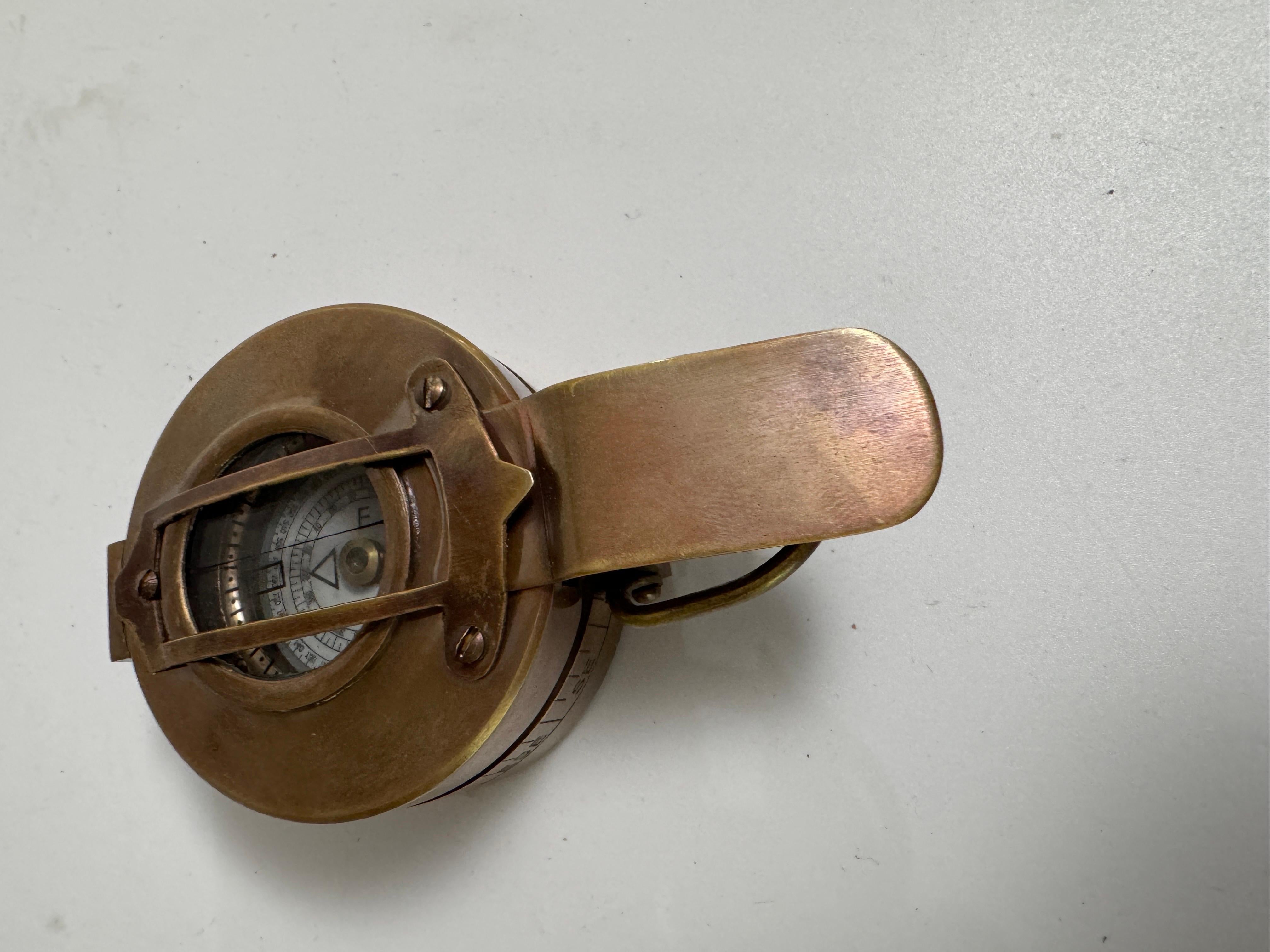 Vieux compas  reproduction 1944 London, Brown, Brown Color en vente 5