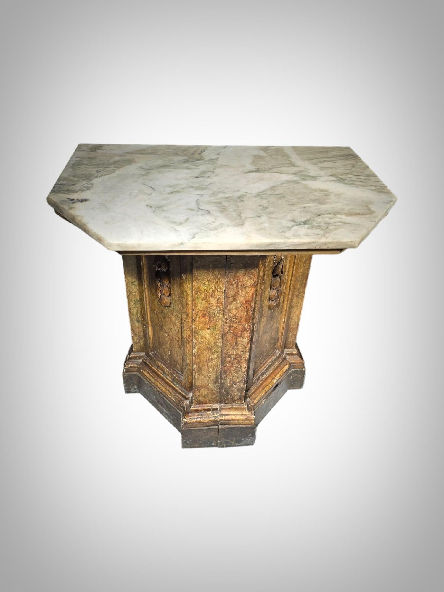ELEGANT ITALIAN CONSOLE FROM THE 19TH CENTURY IN PAINTED WOOD AND MARBLE TOP MEASUREMENTS: 76X50X84 Cm