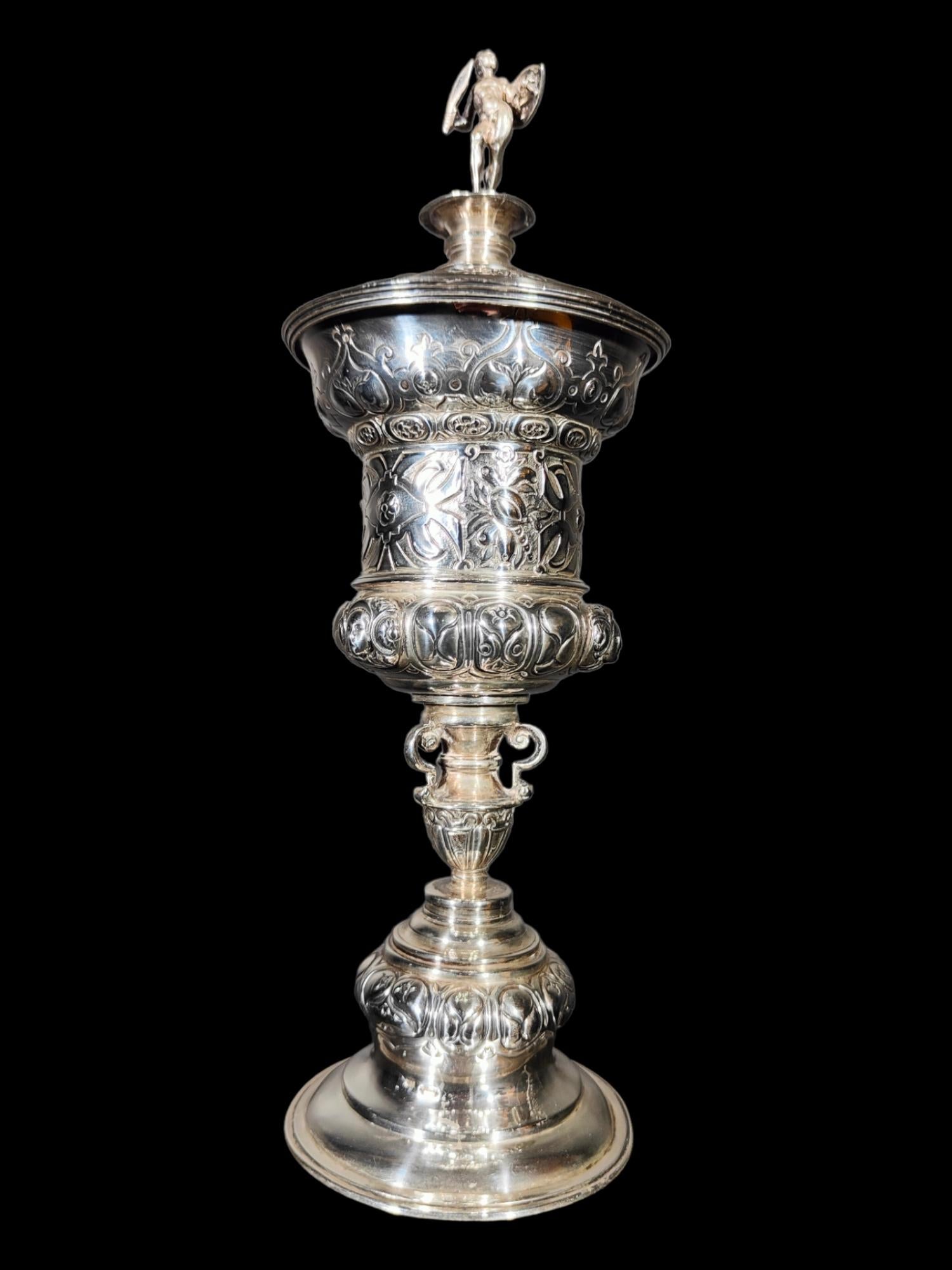 Old Cup In Sterling Silver In Excellent Condition For Sale In Madrid, ES