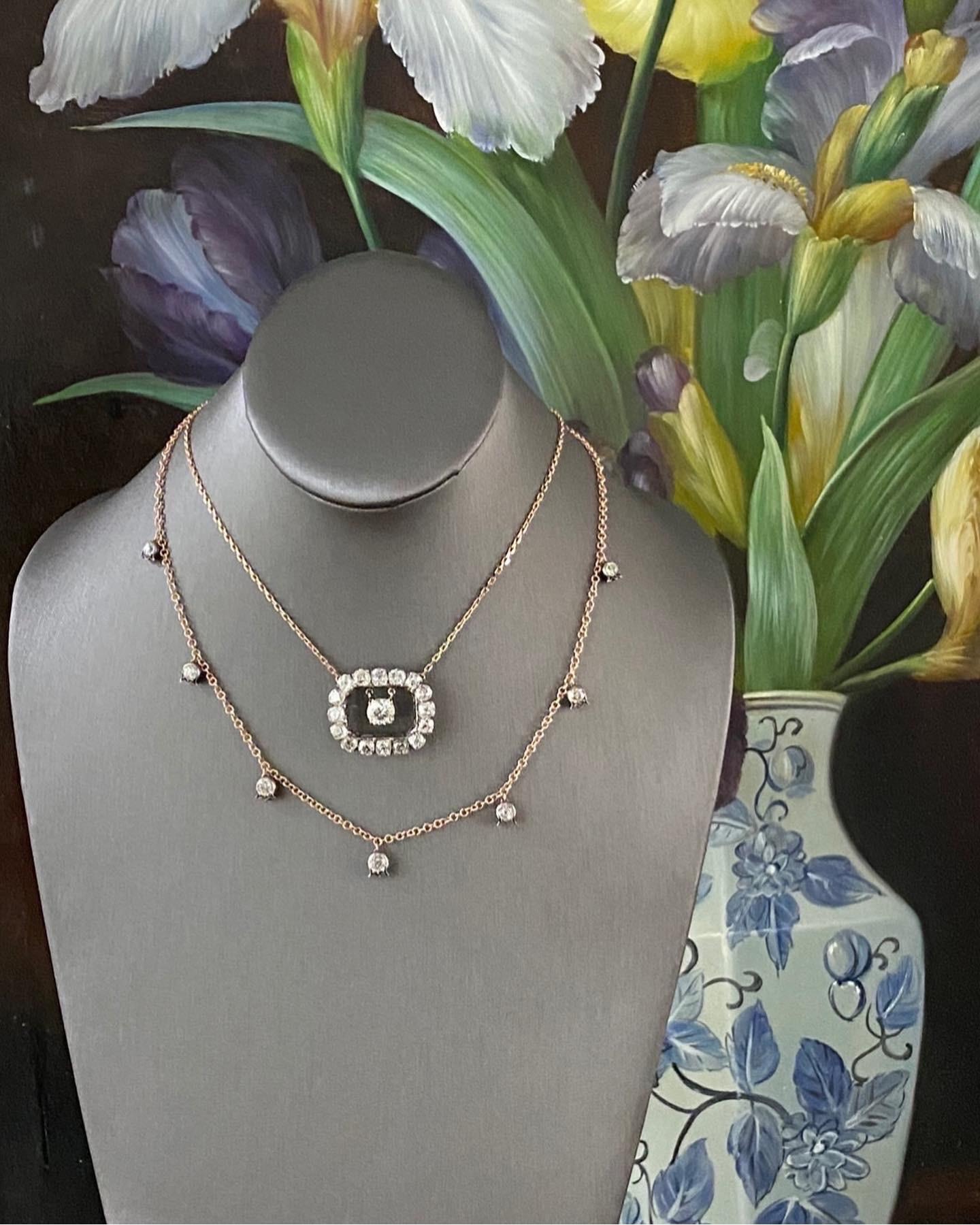 Mindi Mond Collier en or rose avec diamant taille coussin ancien de 11,74 carats certifié par le GIA Excellent état - En vente à New York, NY