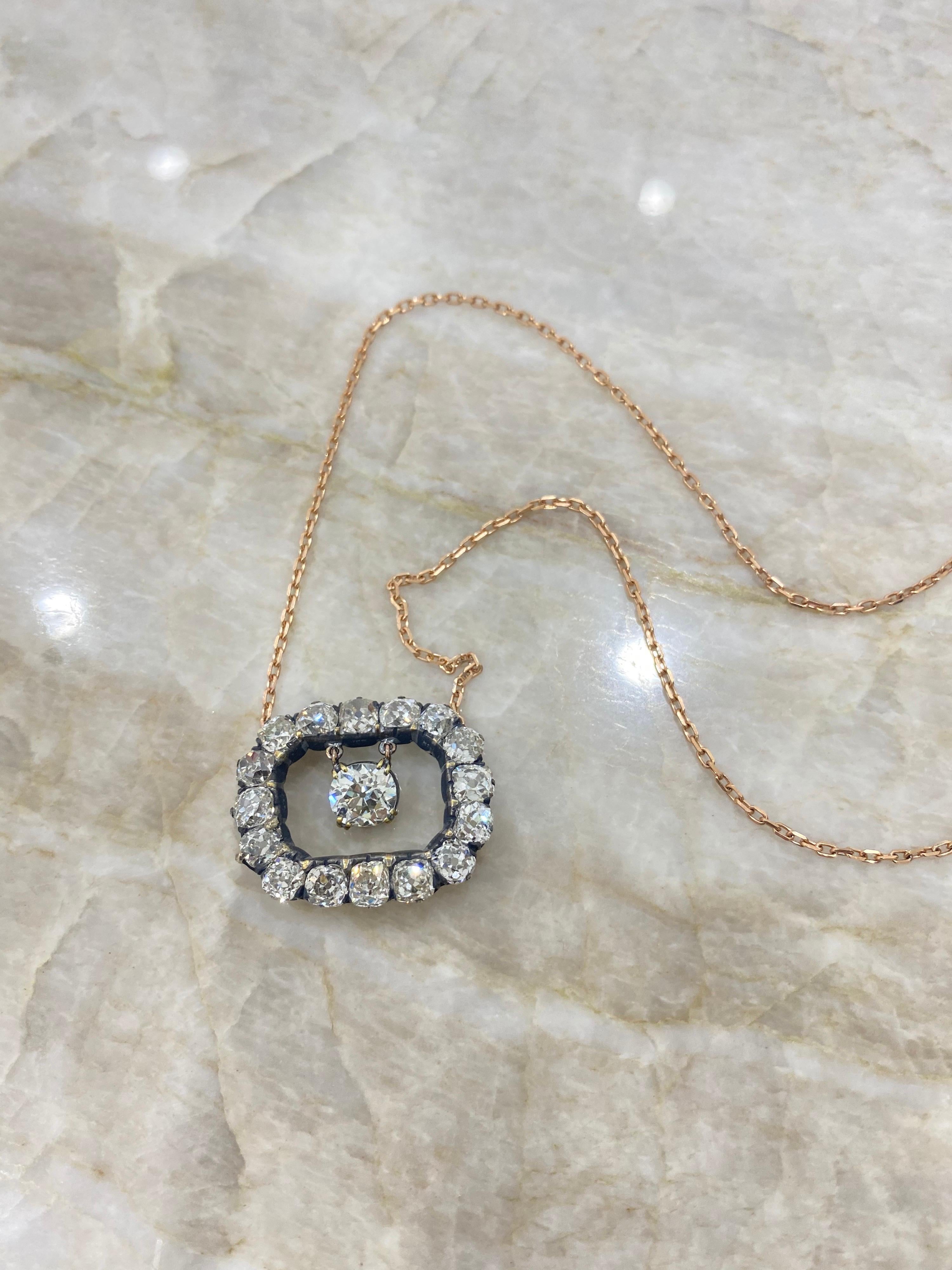 Mindi Mond Collier en or rose avec diamant taille coussin ancien de 11,74 carats certifié par le GIA en vente 1