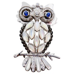 Broche/pendentif hibou en nacre blanche et diamants noirs taille ancienne, saphirs