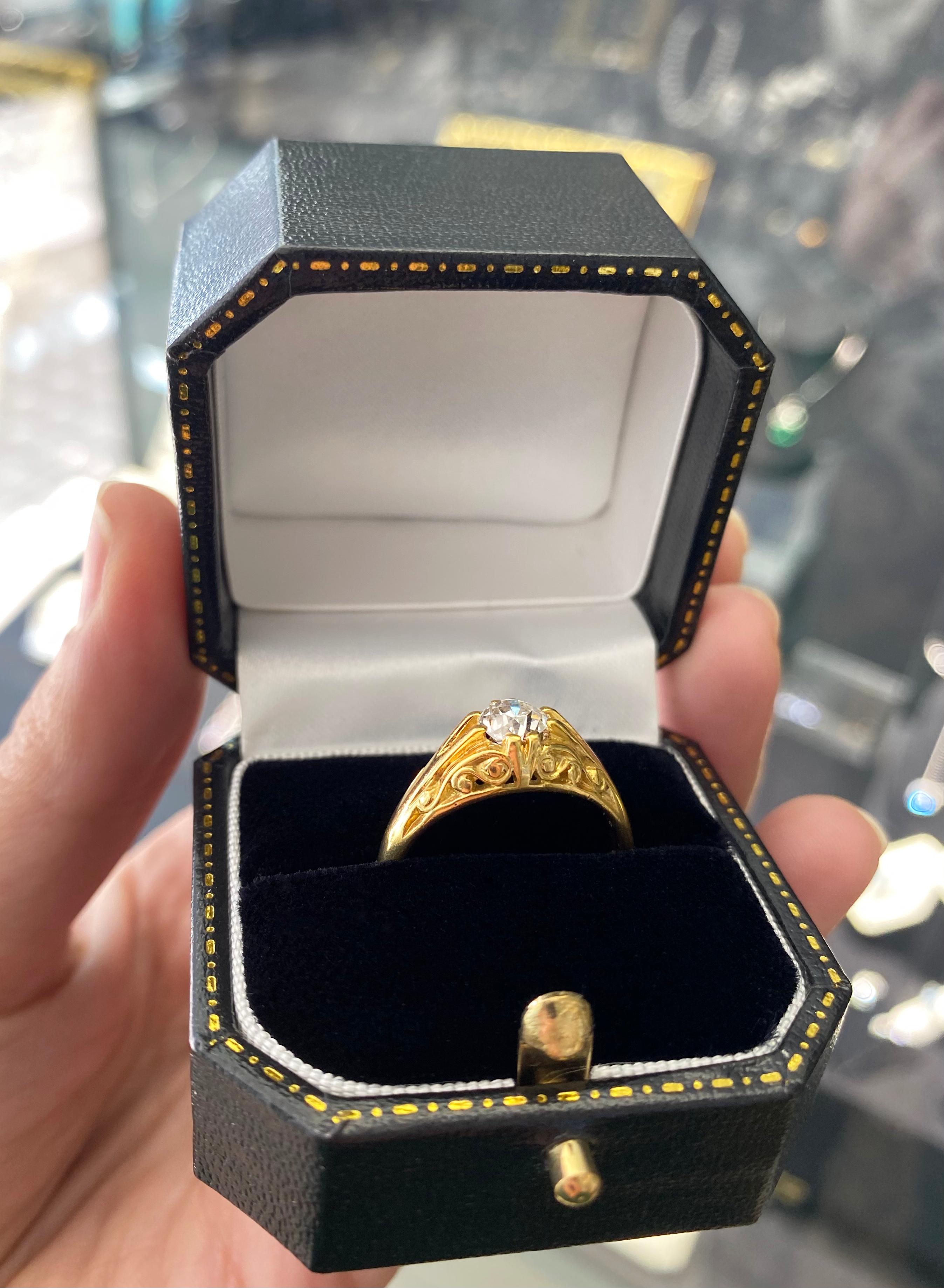 Men's Old Cut Diamond 18 Carat Yellow Gold Carved Gypsy Gents Ring