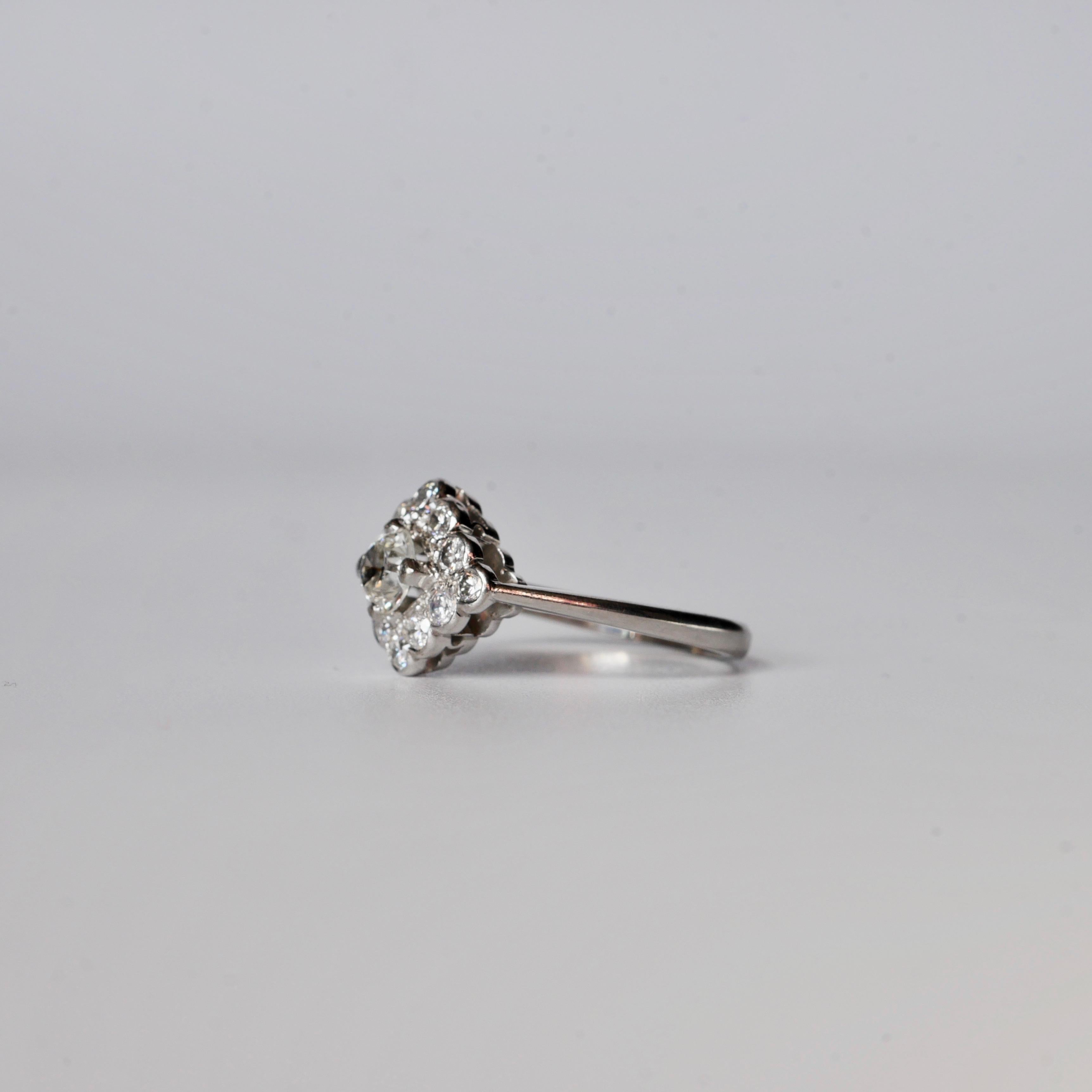 Old Cut Diamond 18 Karat White Gold Cluster Vintage Engagement Ring 1.00 Carat In Good Condition In London, GB