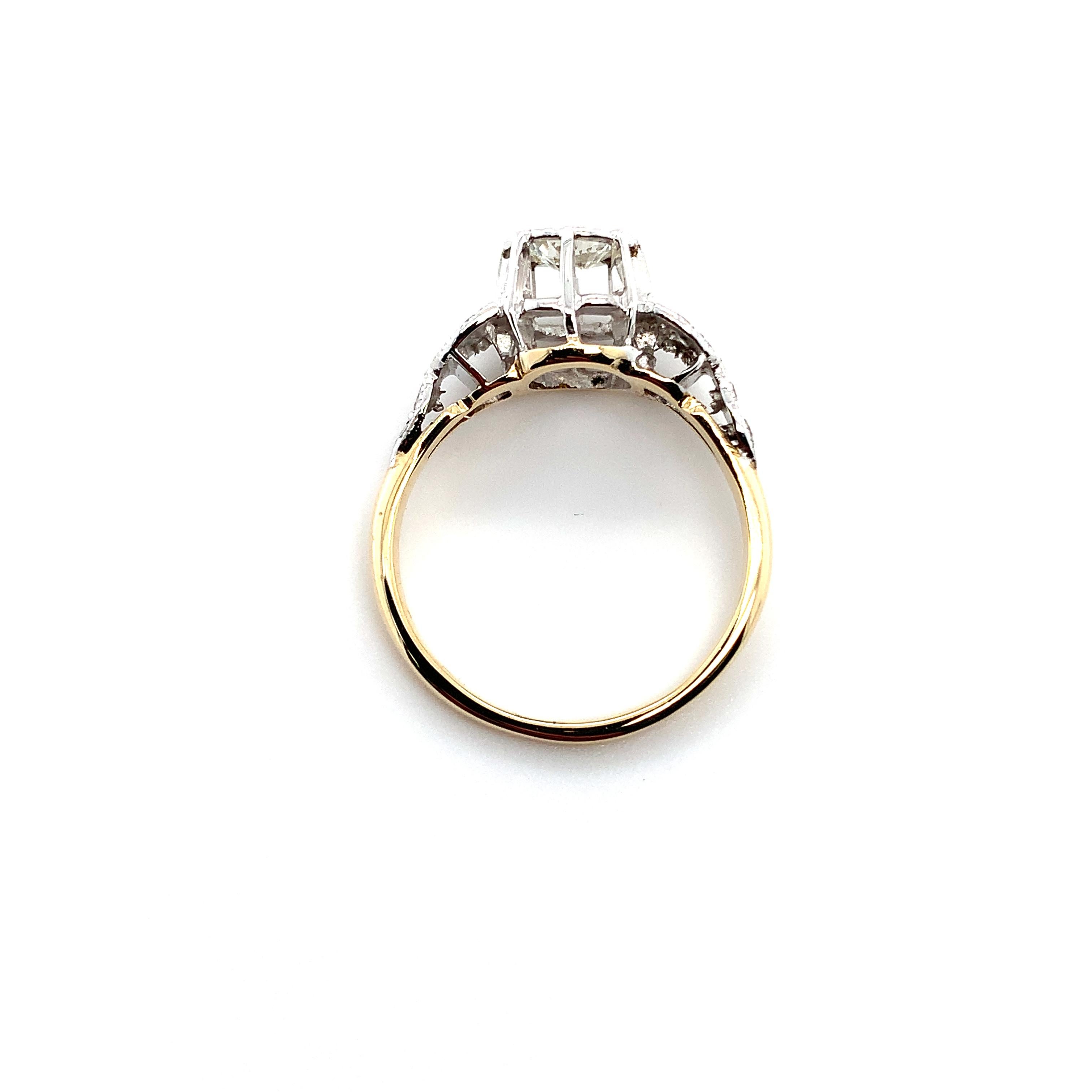 Antiker Verlobungsring aus Platin und 18 Karat Gelbgold mit Diamanten im Altschliff im Angebot 1