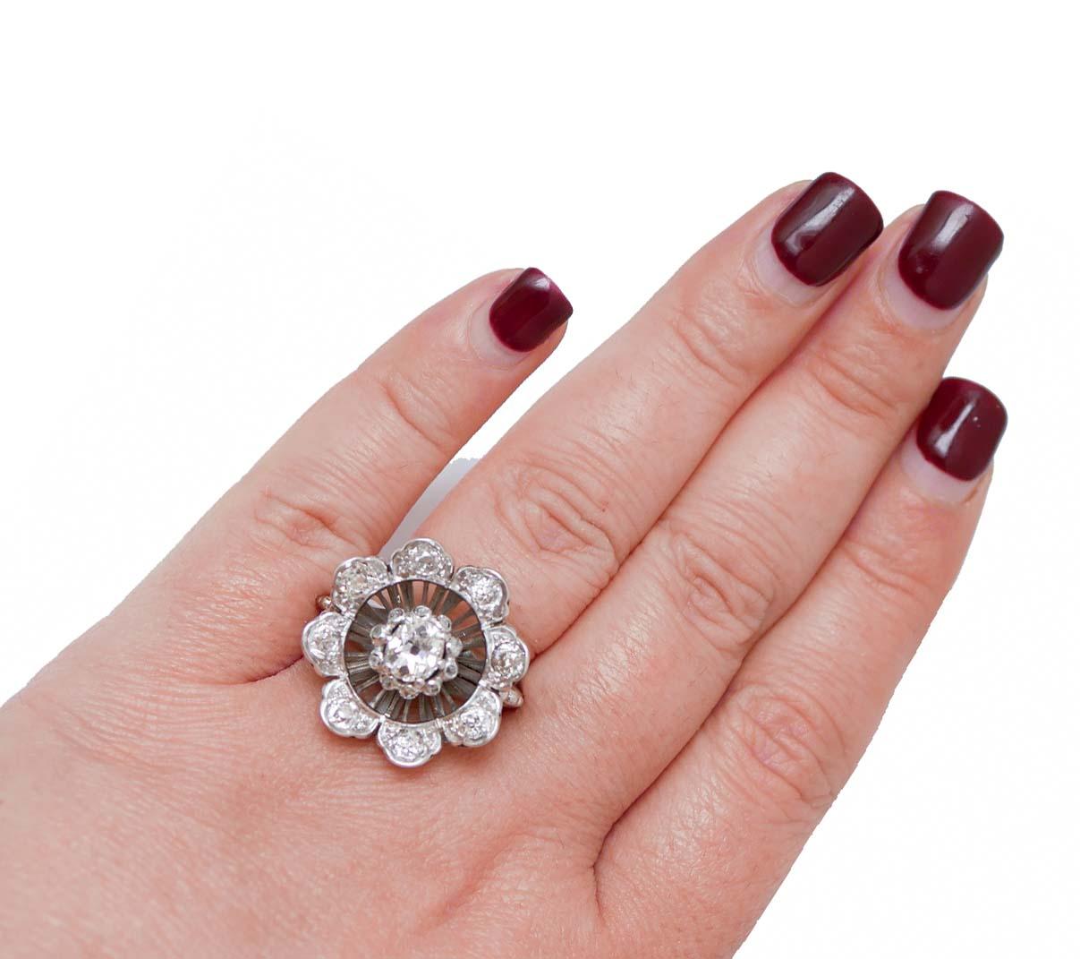 Old - Cut Diamonds, 18 Karat White Gold Ring. In Good Condition In Marcianise, Marcianise (CE)