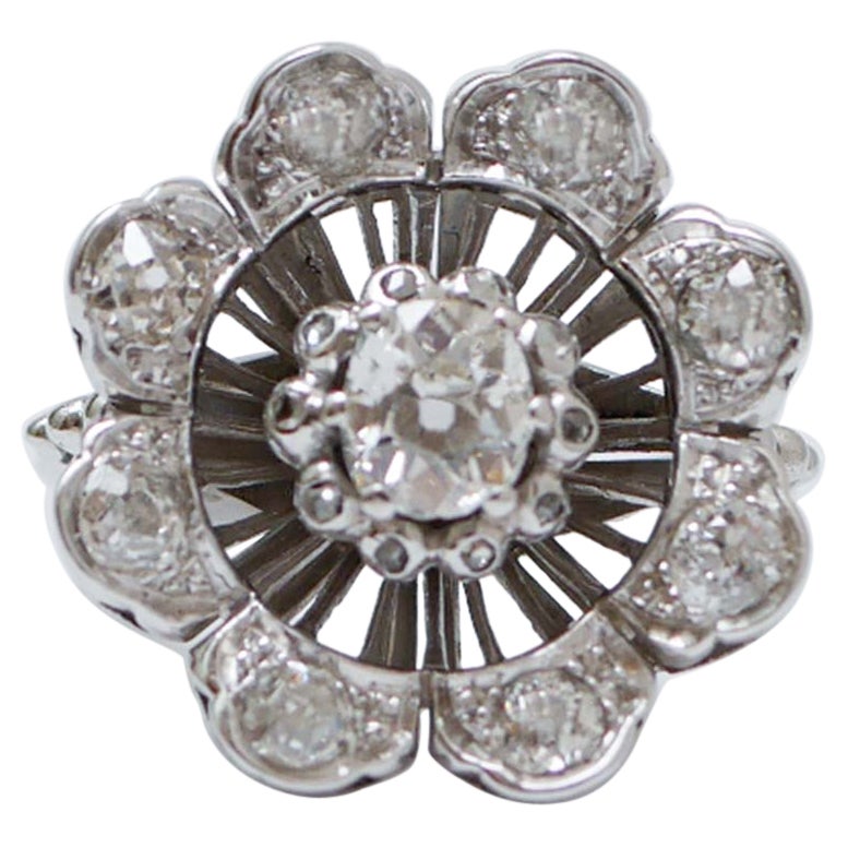 Bague en or blanc 18 carats et diamants taille ancienne.