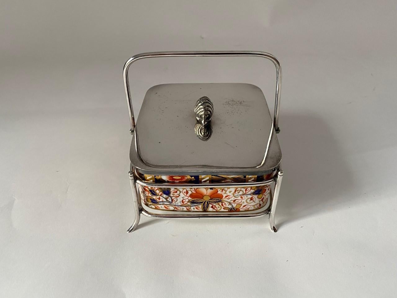 Old Decorative English Davenport Porcelain Butter Dish in Silver Plate Stand  In Good Condition For Sale In North Salem, NY