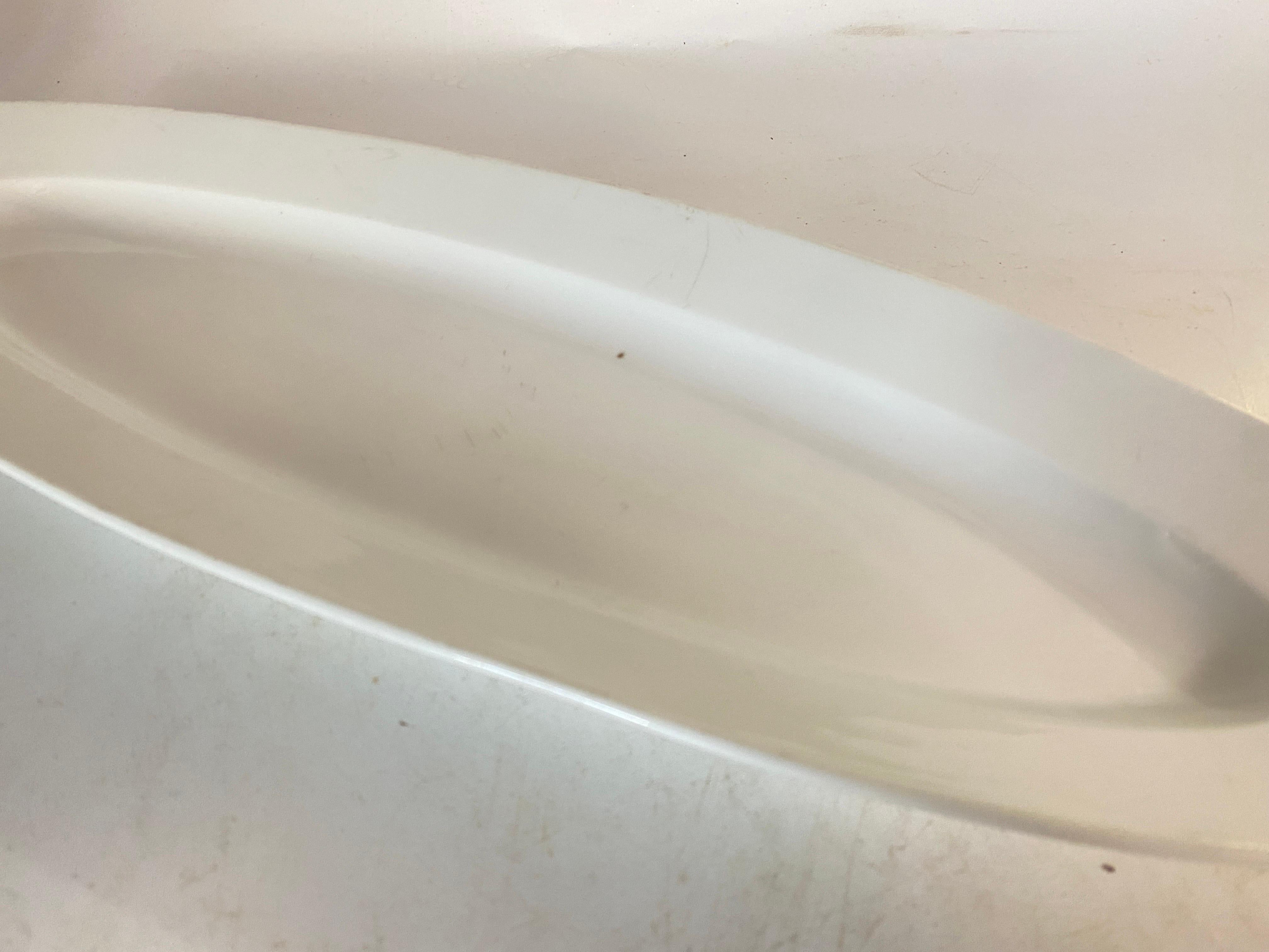  Grand plat ancien de la manufacture DIGOIN-SARREGUEMINES en faïence émaillée blanche Bon état - En vente à Auribeau sur Siagne, FR