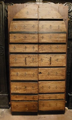 Puerta antigua de doble hoja, madera de alerce lacada, principios del siglo XIX Toscana (Italia)