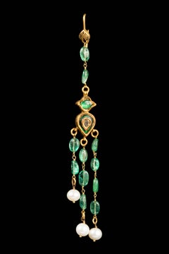 Old Emerald Cascade Earrings with Diamond in the Centre and Three Basra Pearls