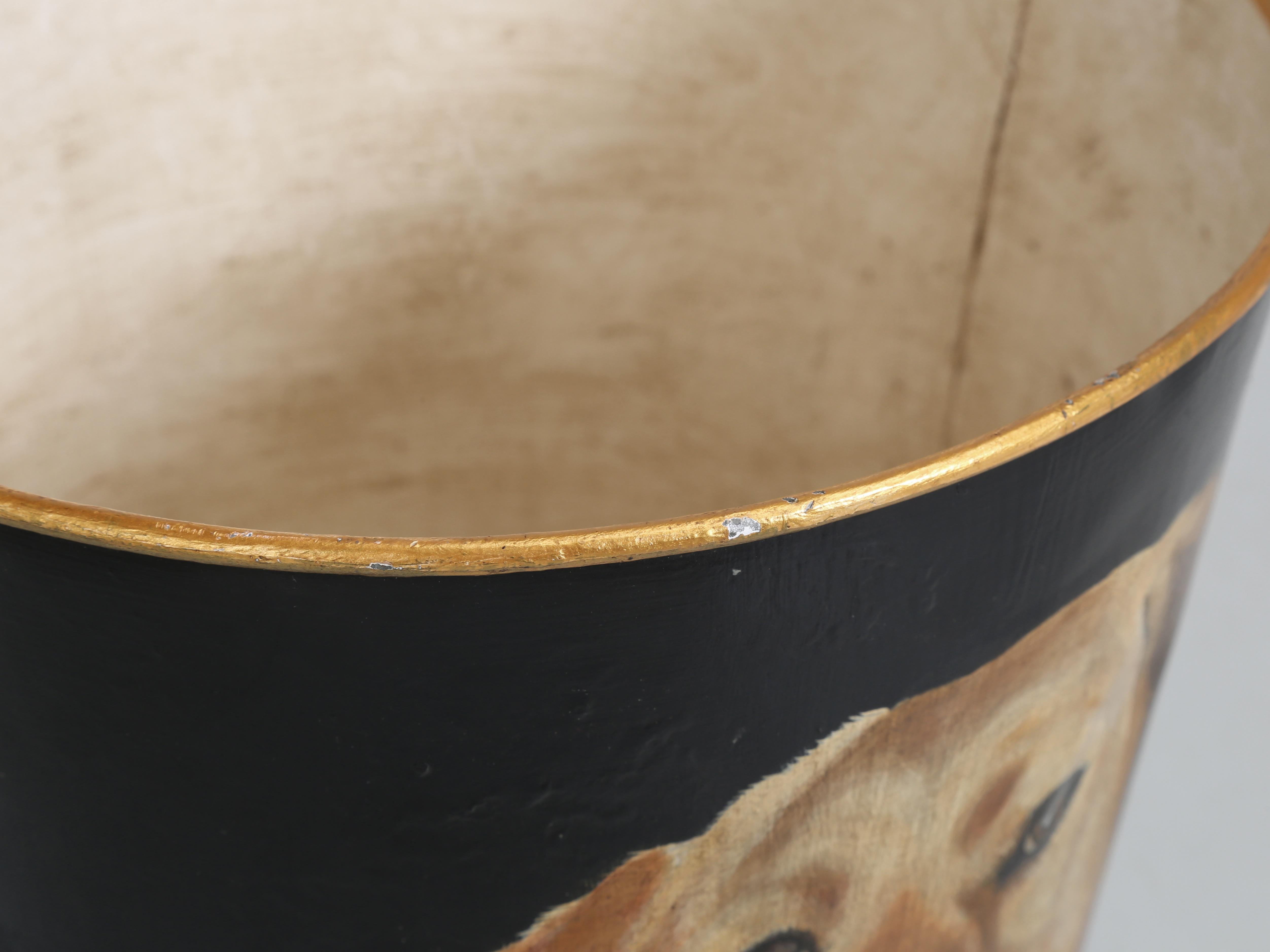 Seau anglais ancien réutilisé avec un caniche écossais doré peint à la main  en vente 2