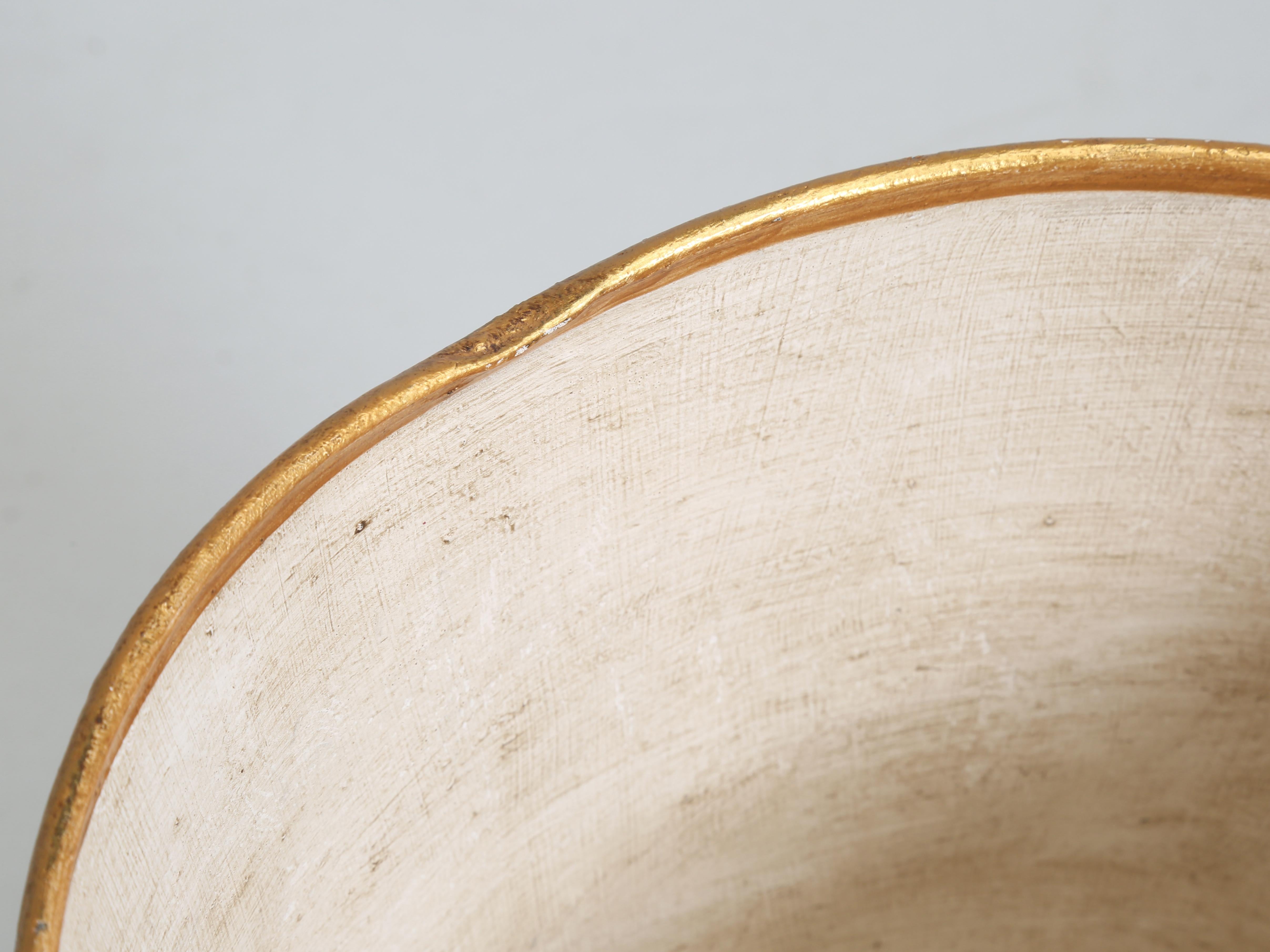 Seau anglais ancien réutilisé avec un caniche écossais doré peint à la main  en vente 1