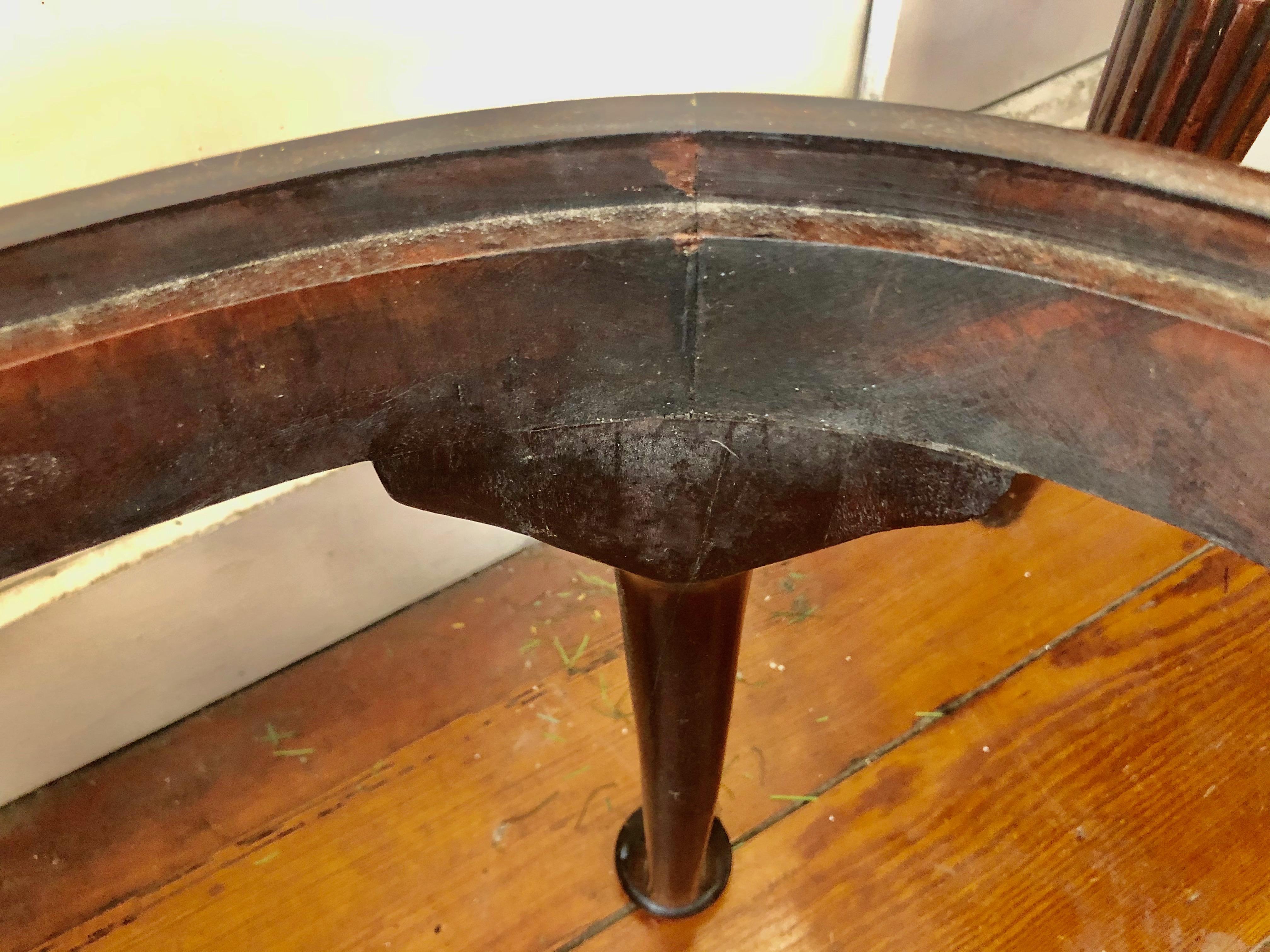 Ovale gepolsterte Sitzbank aus geschnitztem Mahagoni im Queen-Anne-Stil aus England im Zustand „Gut“ im Angebot in Charleston, SC