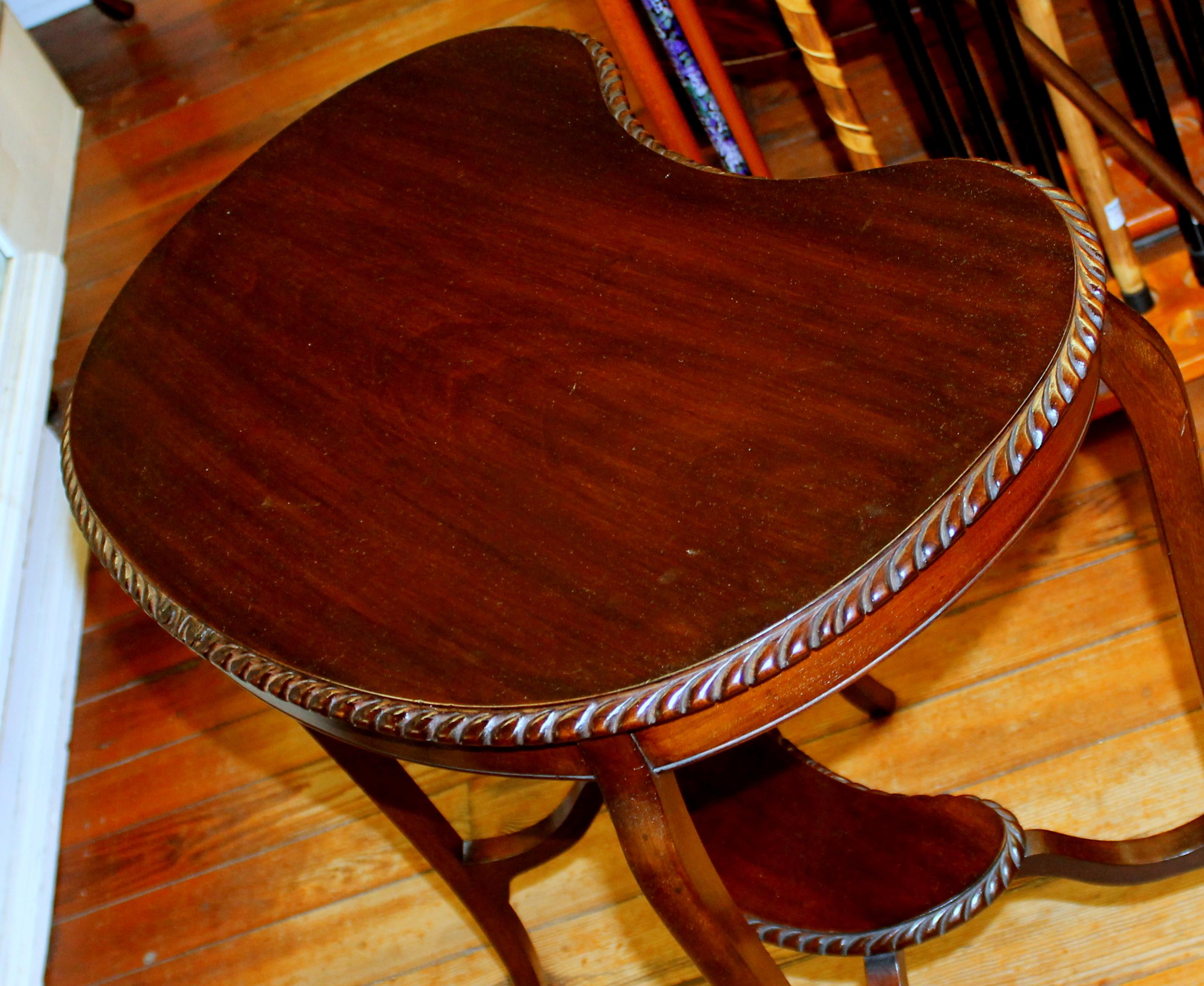 19th Century Old English Hand Carved Mahogany Gadroon Edge Kidney Shape Occasional Table