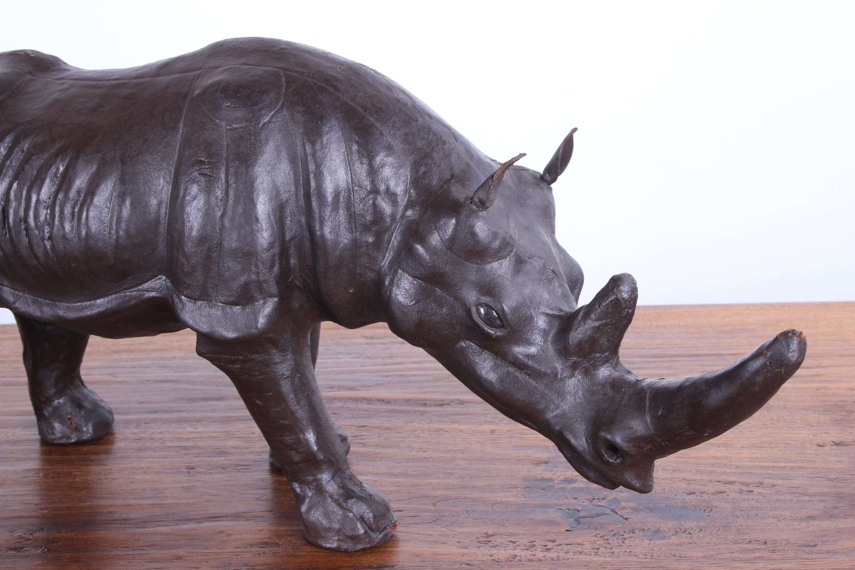 Anglais Rhino en cuir anglais ancien fabriqué dans les années 1950 en vente