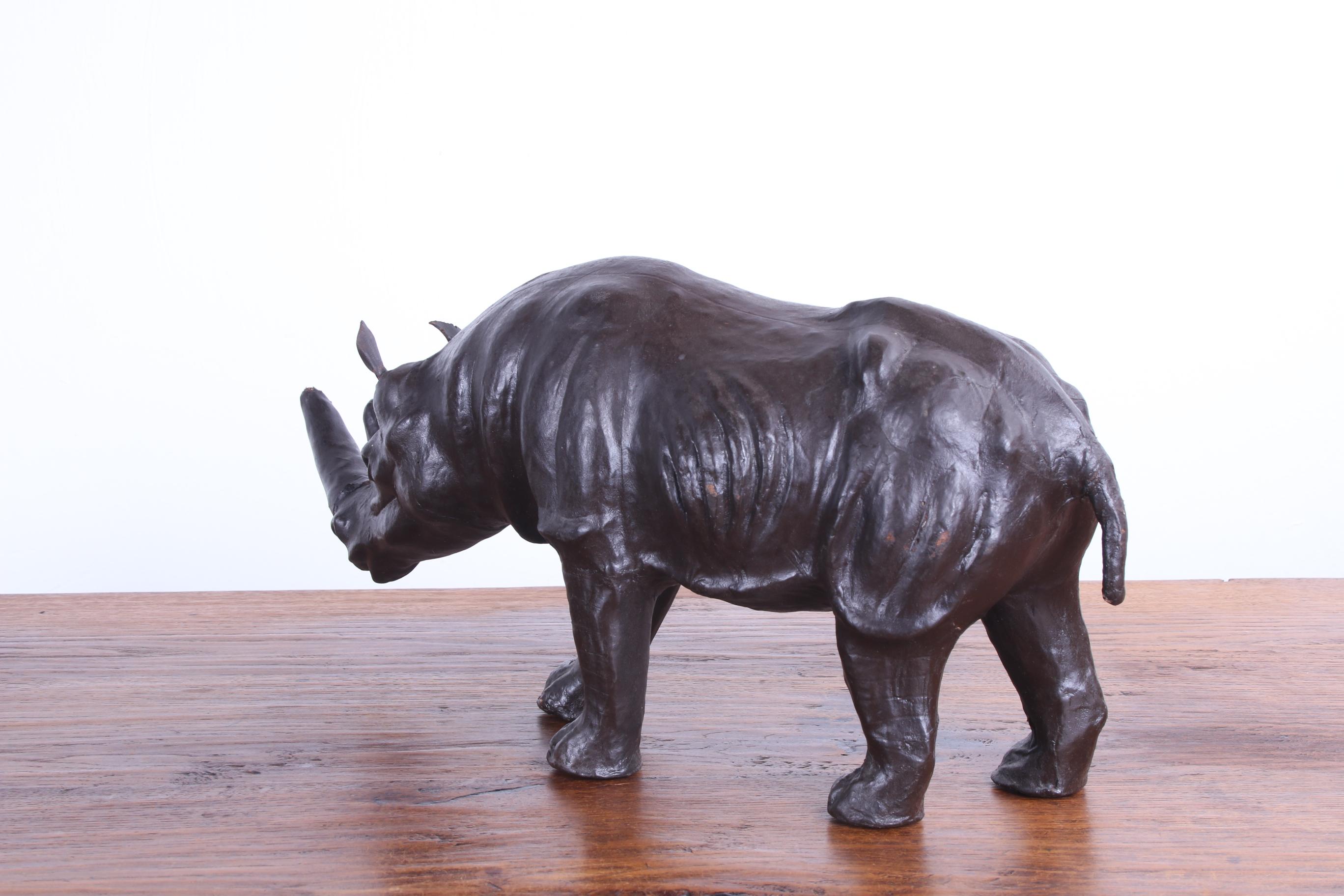 Rhino en cuir anglais ancien fabriqué dans les années 1950 Bon état - En vente à Oostrum-Venray, NL