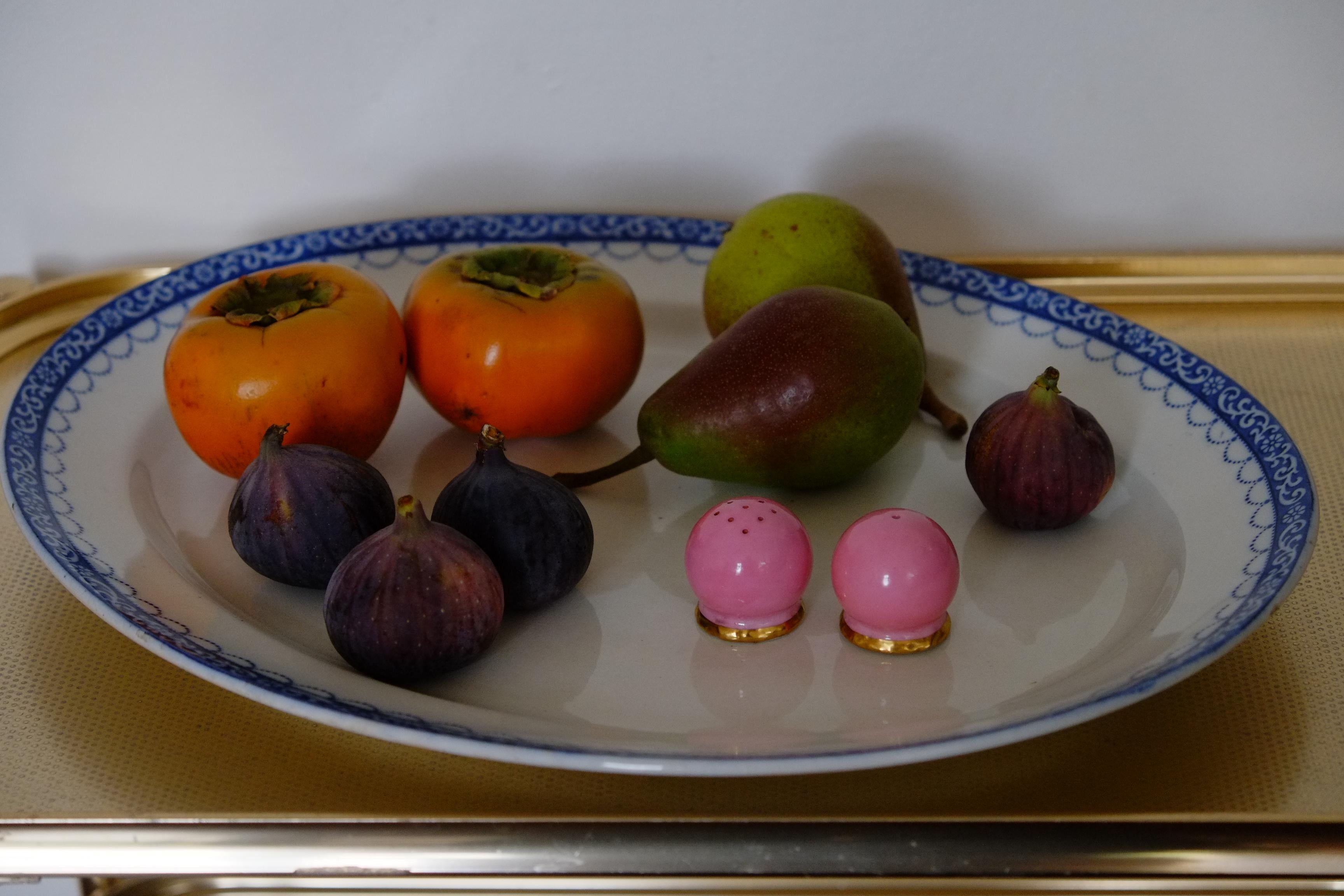 Art Deco Old English Miniature Pink Porcelain Salt and Pepper Shakers with 22ct Gold For Sale