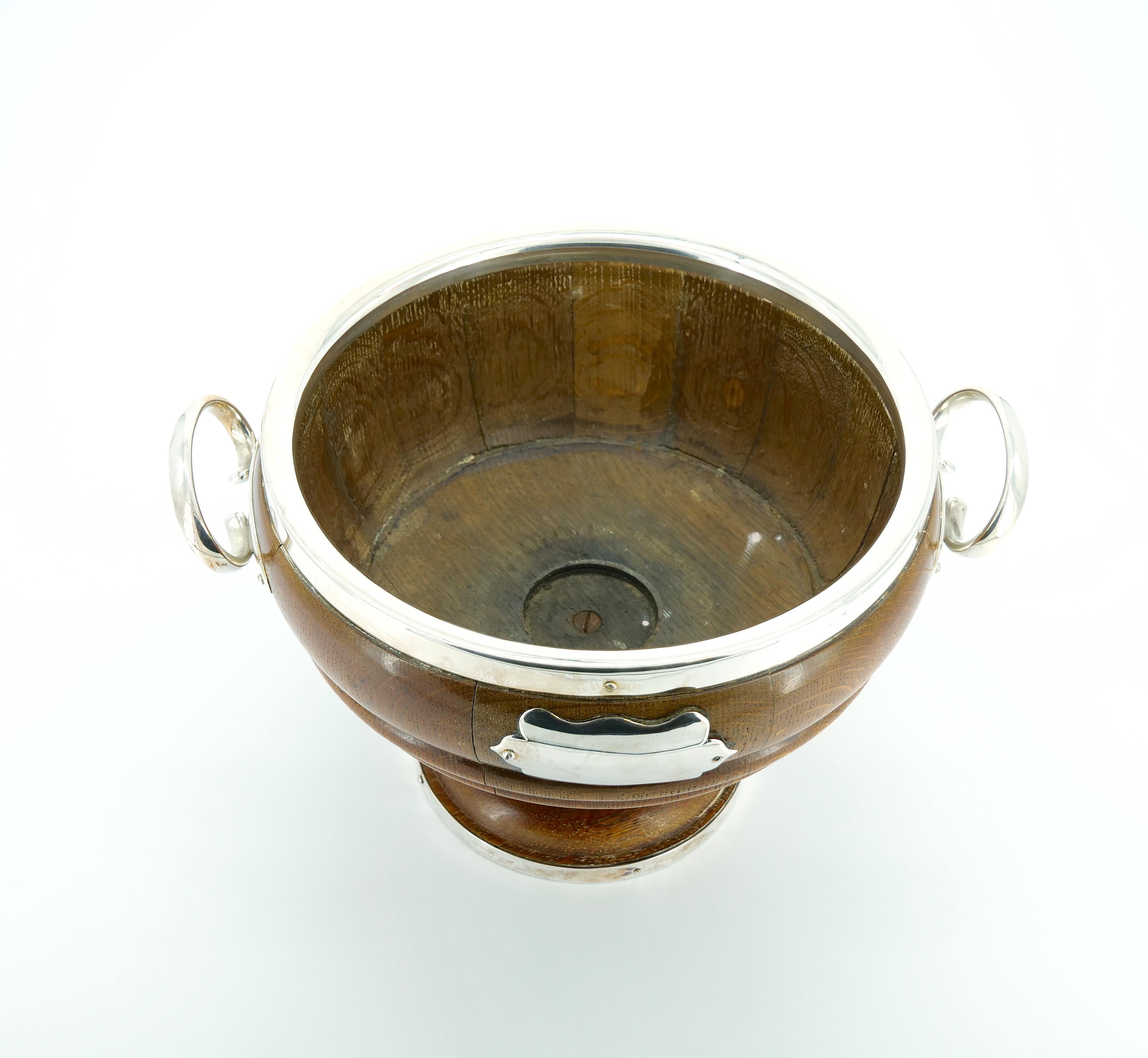 Old English Oak Exterior Holding Base / Porcelain Interior Tableware Bowl For Sale 2