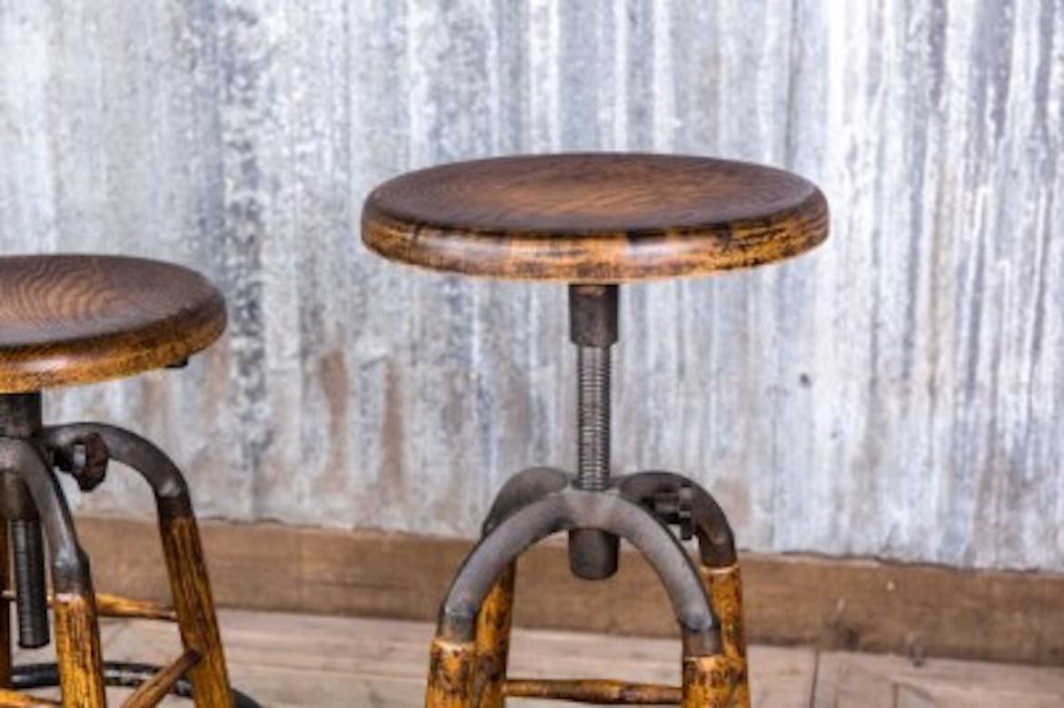 Old English Rustic Oak Bar Stools, 20th Century For Sale 4