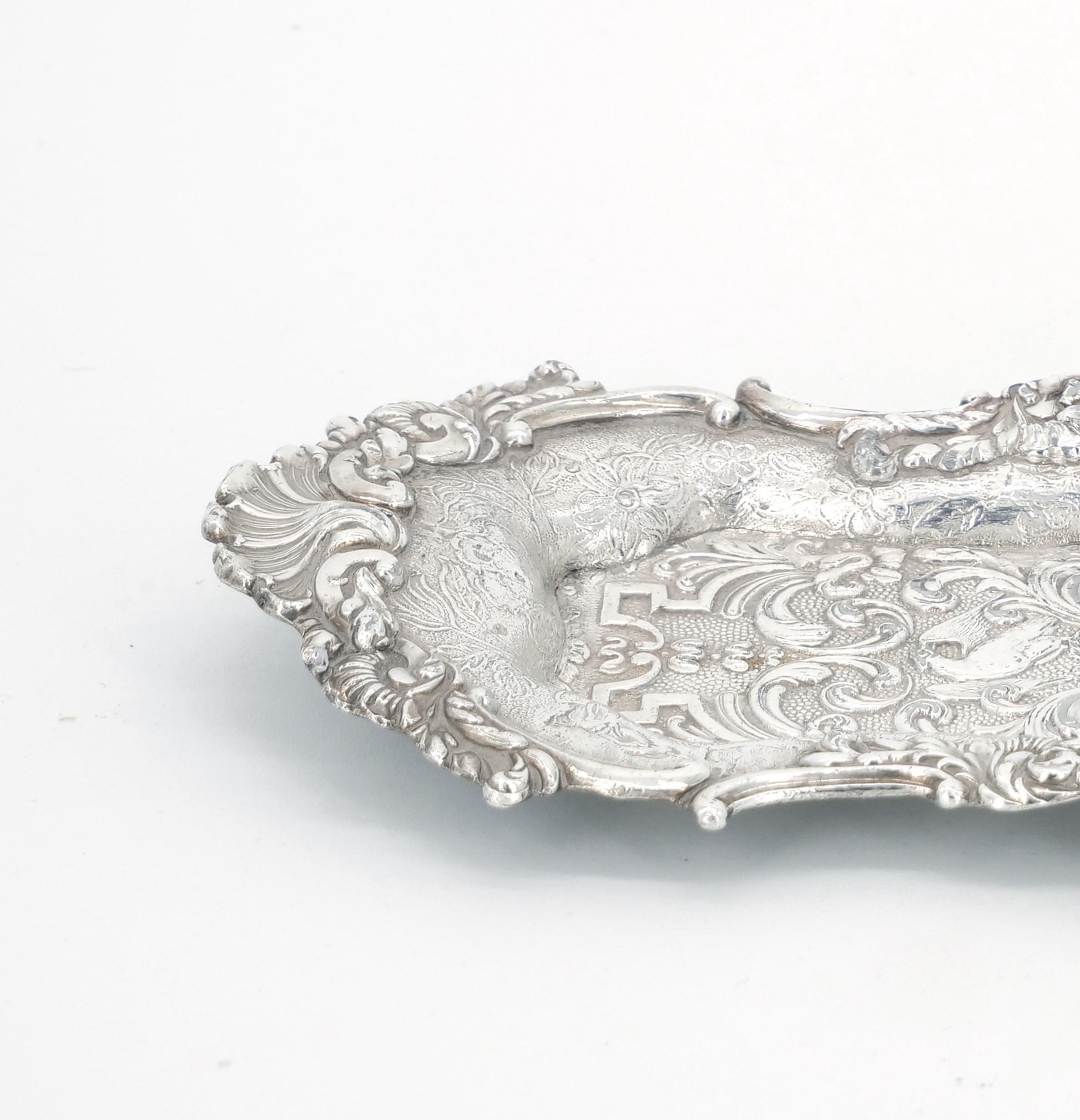 Old English Sheffield Silver Plate Snuffer Tray / Engraved Interior In Good Condition For Sale In Tarry Town, NY