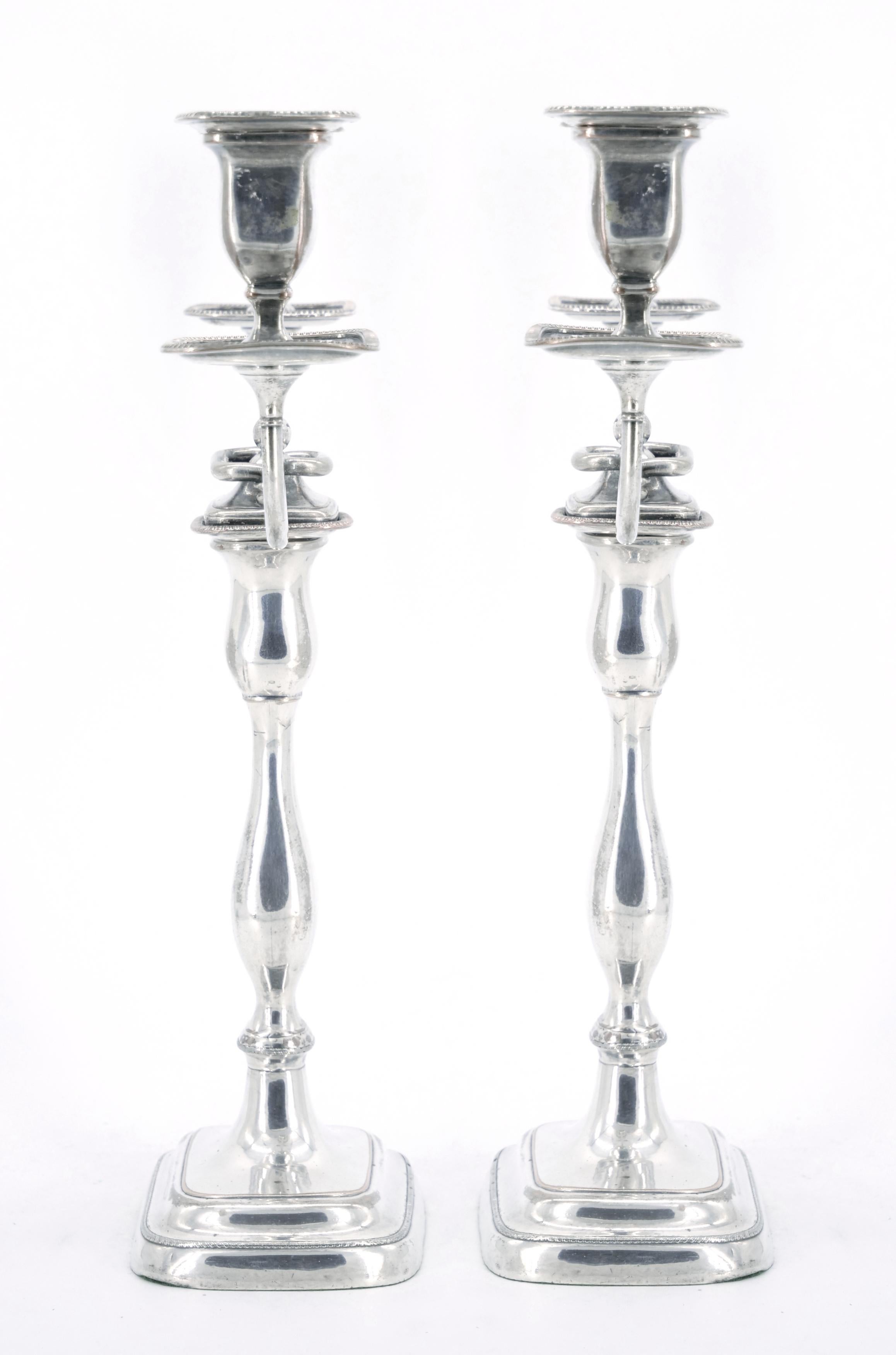 Art nouveau Paire de chandeliers de table en métal argenté Old English Sheffield avec deux béliers en vente