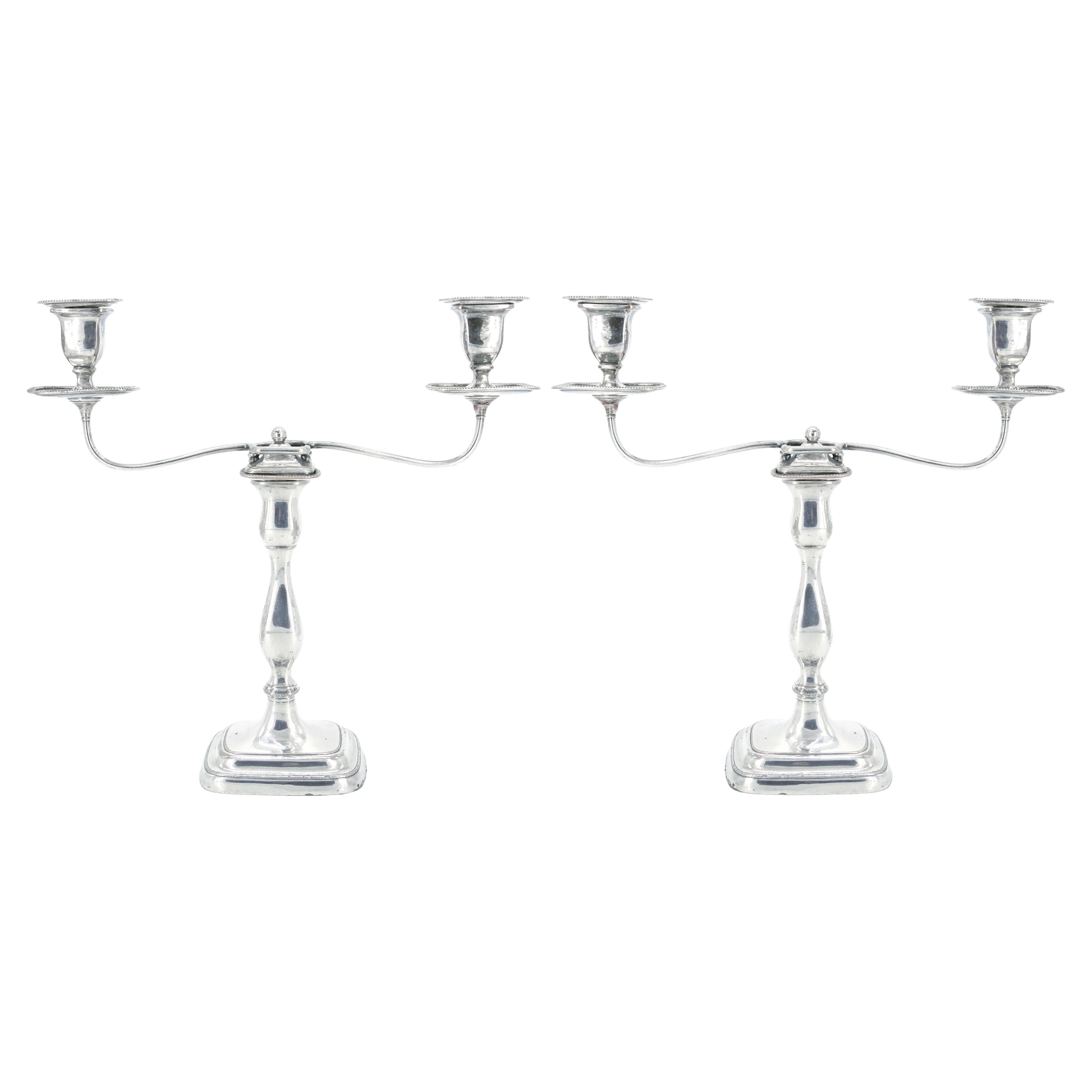 Paire de chandeliers de table en métal argenté Old English Sheffield avec deux béliers en vente