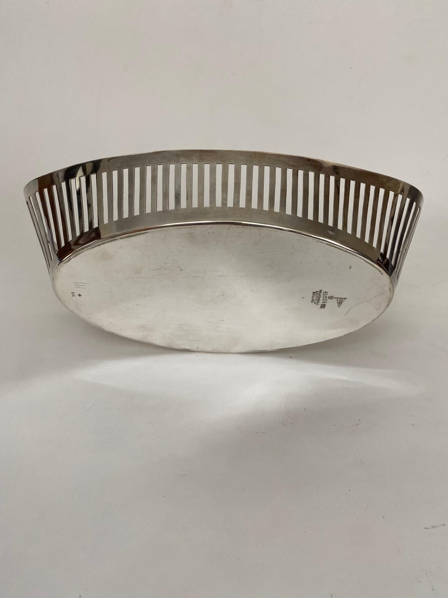 Old English Silver Plate Pieced Bread Basket For Sale 4
