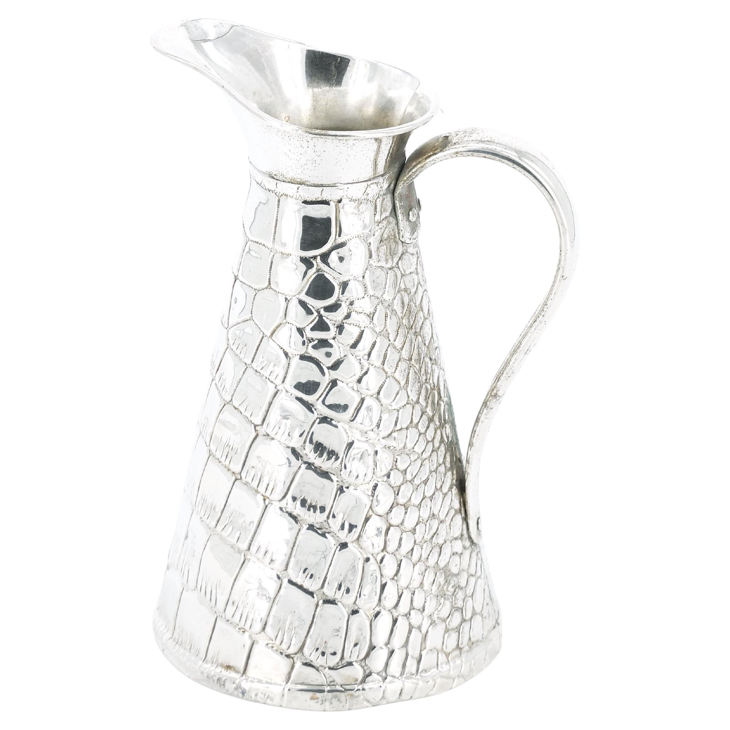 Brocca decorativa / vaso Old English placcata in argento con disegno di coccodrillo