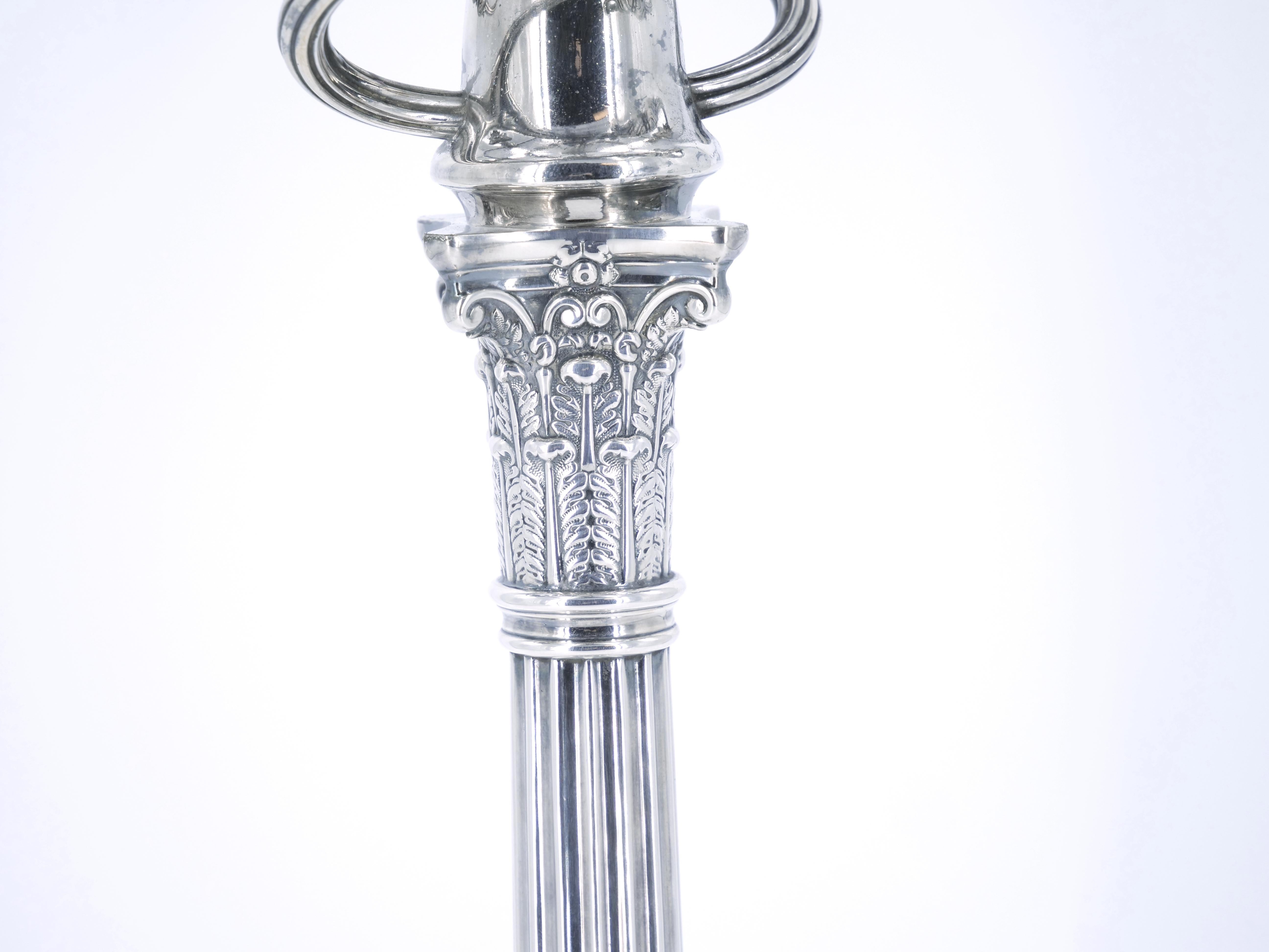 Grand candélabre anglais à cinq lumières en métal argenté de James Dixon, datant d'environ 1860 en vente 5