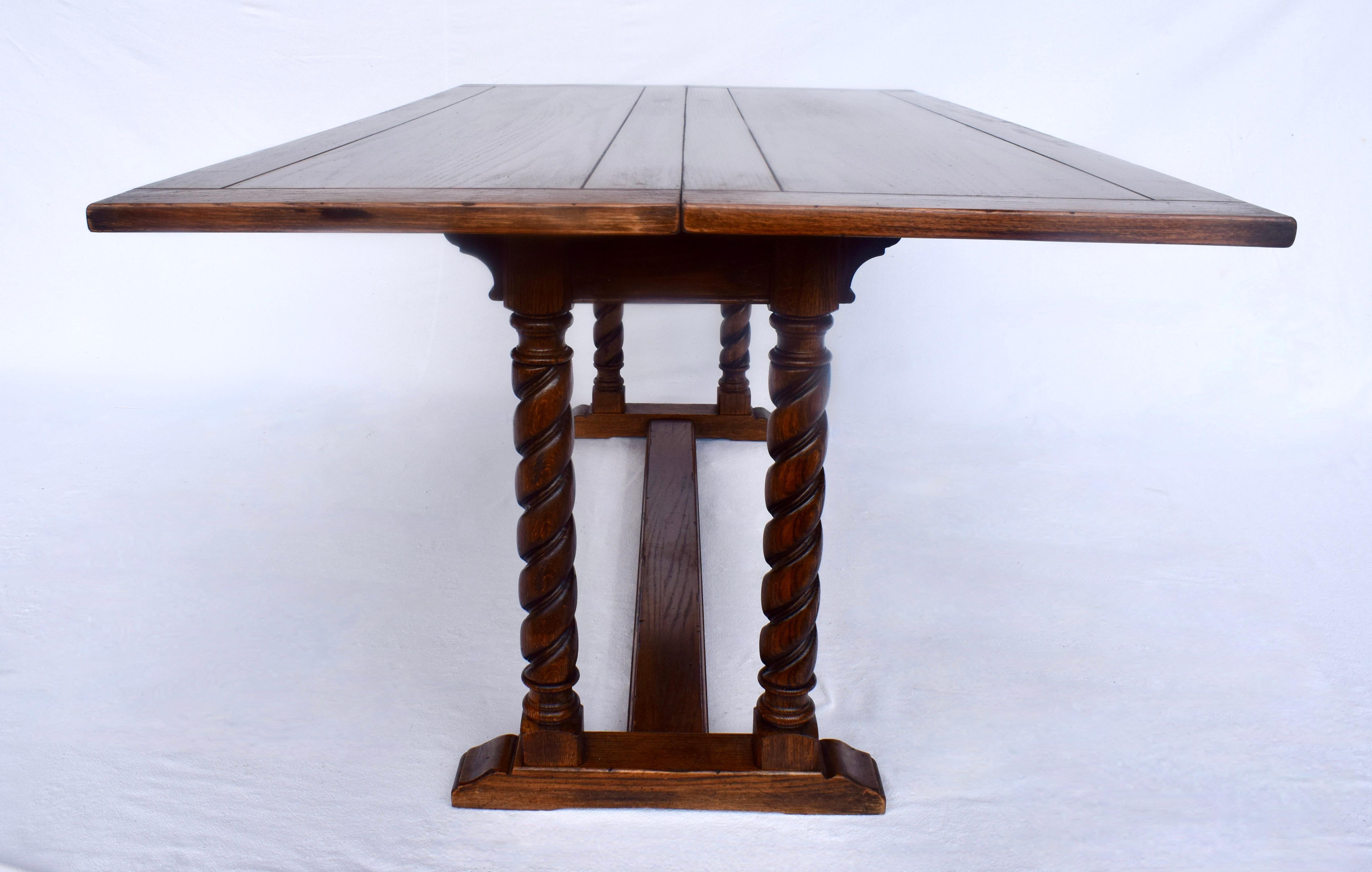 Old English Style Barley Twist Dining Table In Good Condition In Southampton, NJ