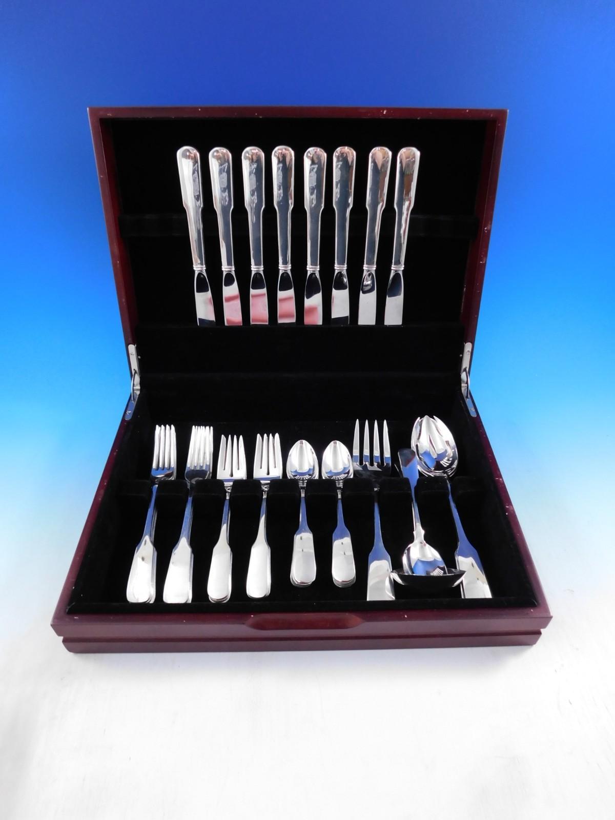 Das alte englische Tipt-Muster wurde von Gorham im Jahre 1870 eingeführt. Es handelt sich um ein schlichtes Muster mit einer geraden Spitze, die ein einfaches, zeitloses, rechteckiges, fiedelförmiges Design ergibt.
 
Dinner Size Old English Tipt von