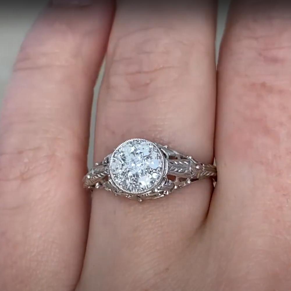 Anillo de compromiso en racimo de diamantes talla europea antigua (aprox. 0,20 quilates), platino en Excelente estado para la venta en New York, NY