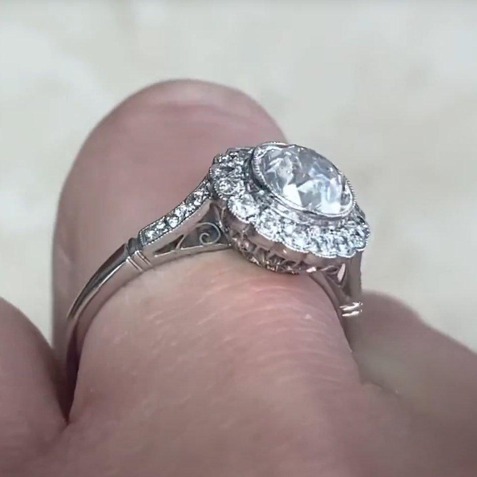 Anillo de compromiso con halo de diamantes talla europea antigua (aprox. 1,30 quilates), platino Corte europeo antiguo en venta