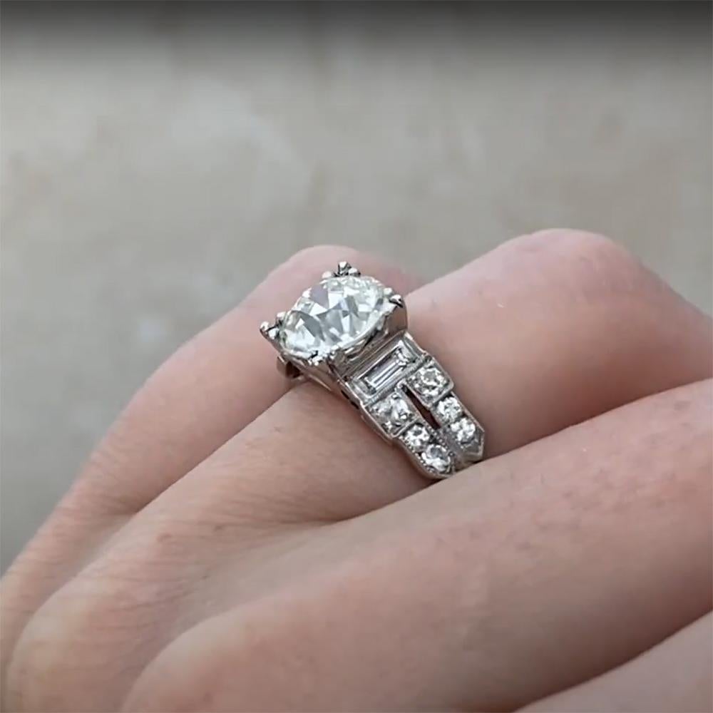 Taille vieille Europe Bague de fiançailles en platine, diamant ancien de taille européenne (environ 2,00 carats), vers 1930 en vente