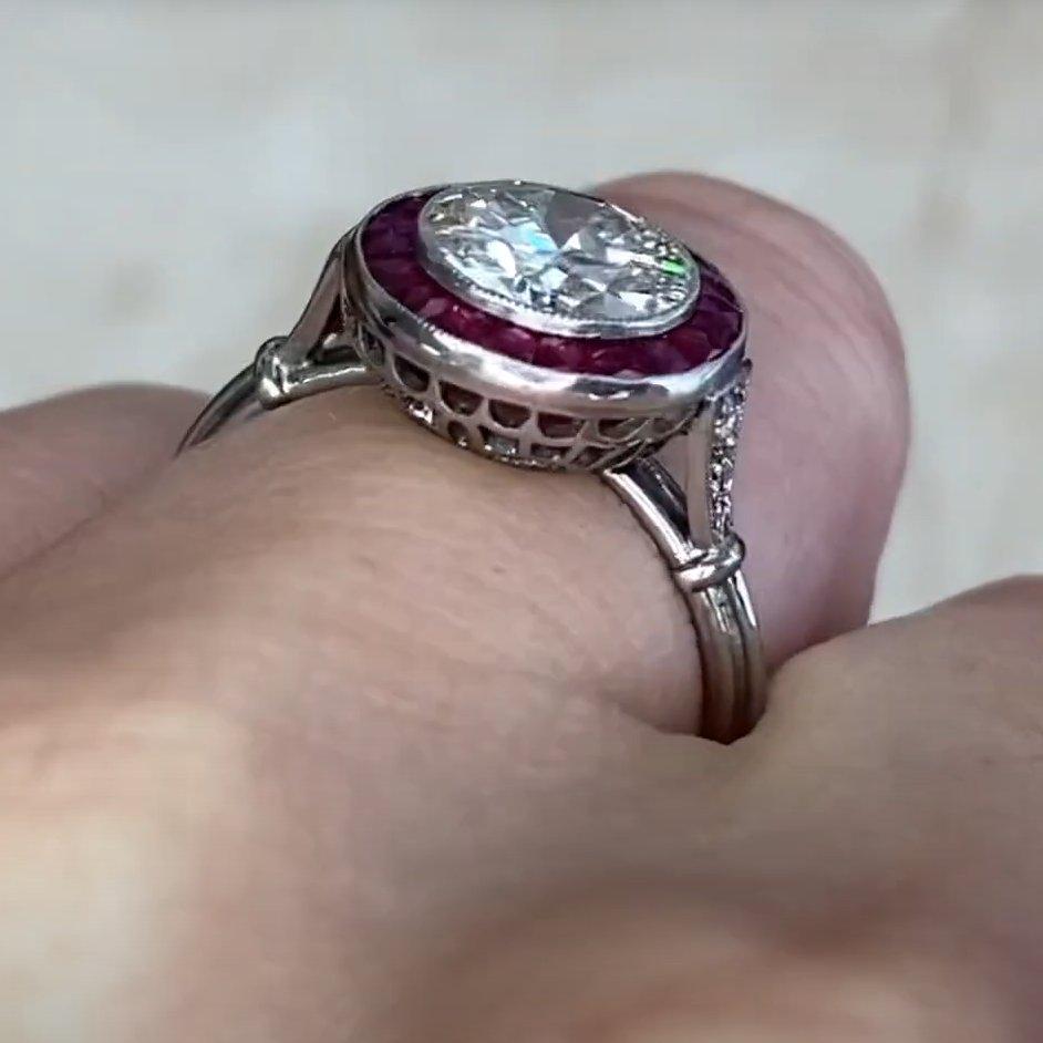 Anillo de compromiso de diamantes talla europea antiguos (aprox. 1,50 quilates), halo de rubí, platino en Excelente estado para la venta en New York, NY