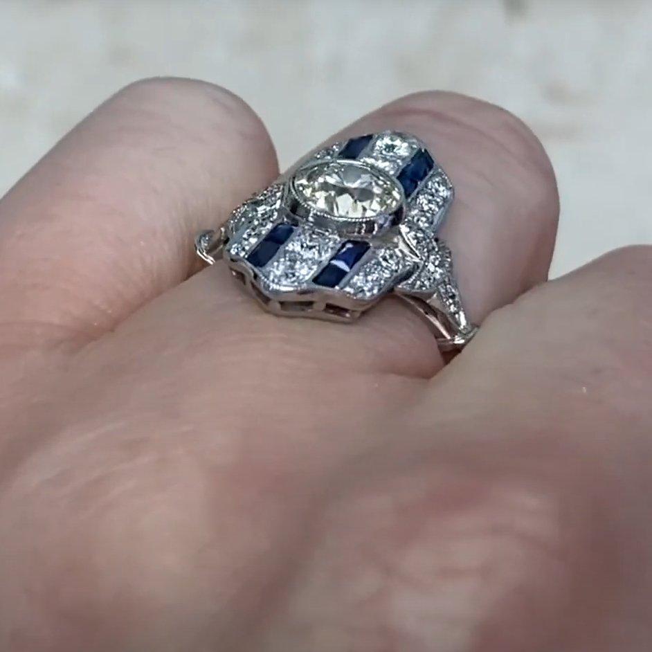 Anillo Halo de Diamantes Antiguos Europeos (Aprox. 1,10 Quilates), Platino en Excelente estado para la venta en New York, NY